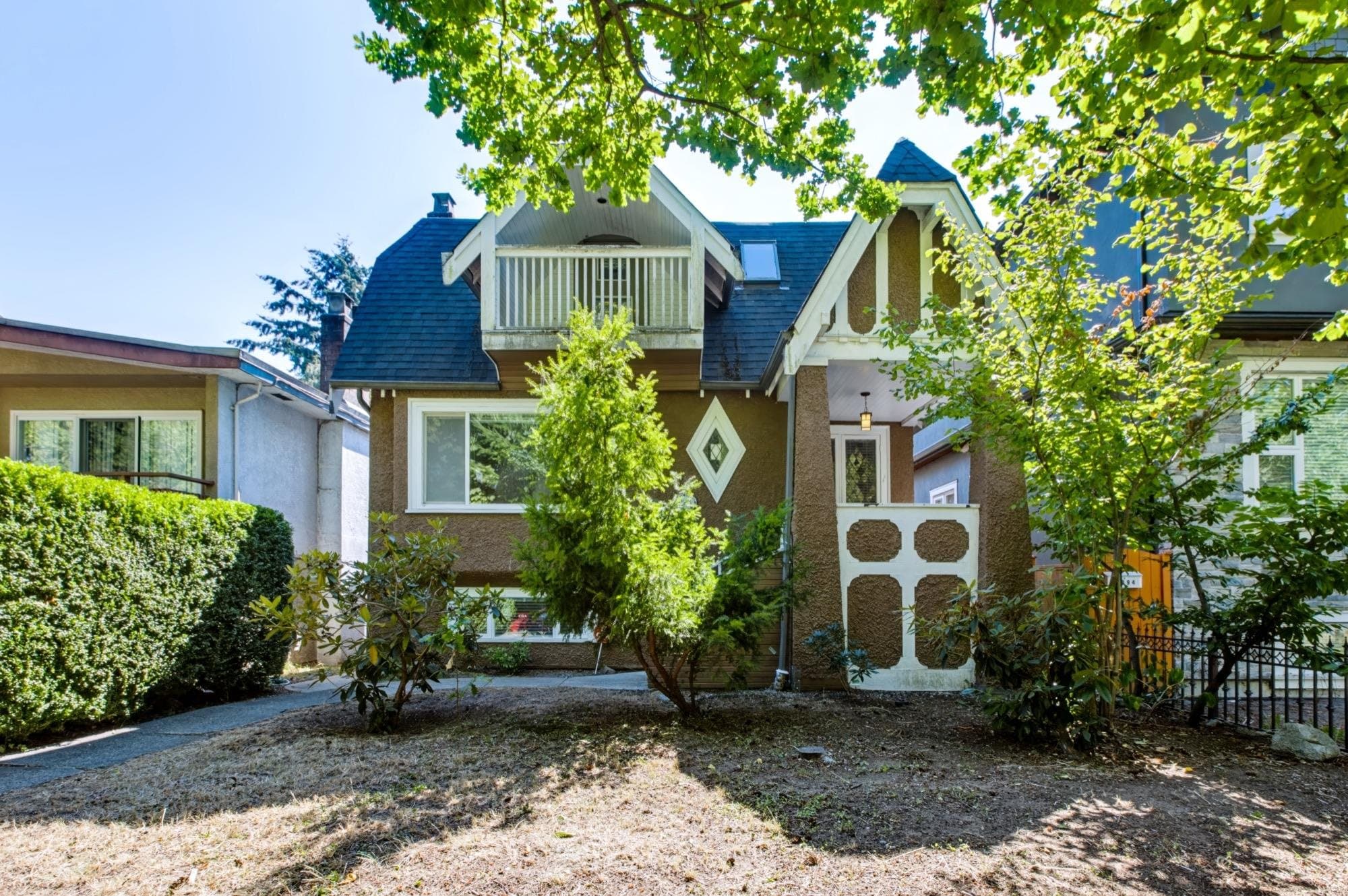 3888 W 15th Avenue, Vancouver, V6R 2Z9 — photo 1