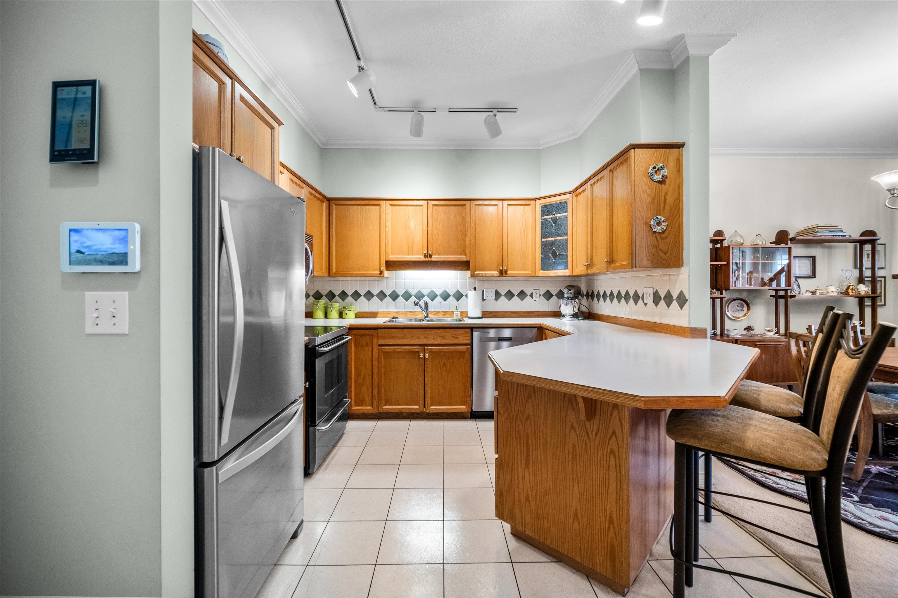 504 - 25 Richmond Street, New Westminster, V3L 5P9 — photo 3