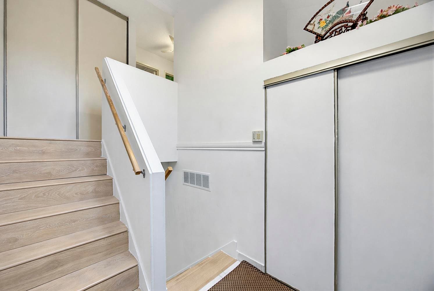 2757 Ellerslie Avenue, Burnaby, V5B 4R9 — photo 4