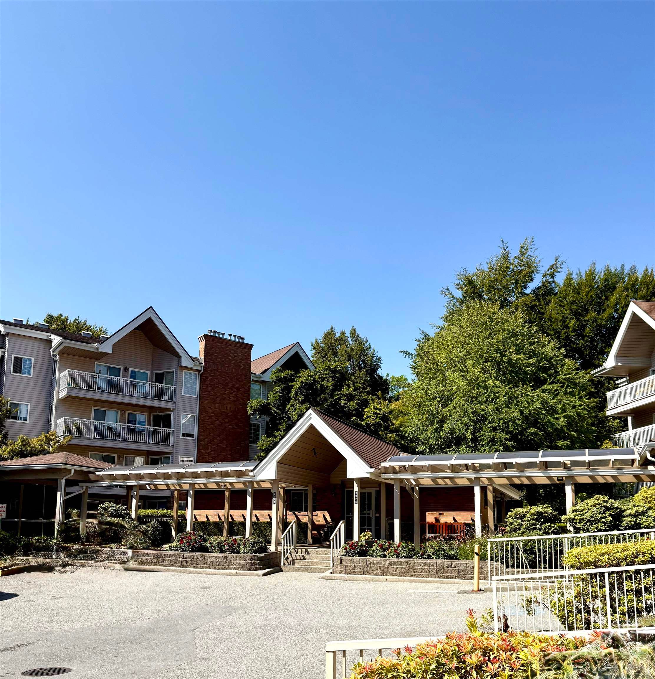 303 - 2973 Burlington Drive, Coquitlam, V3B 6X1 — photo 1