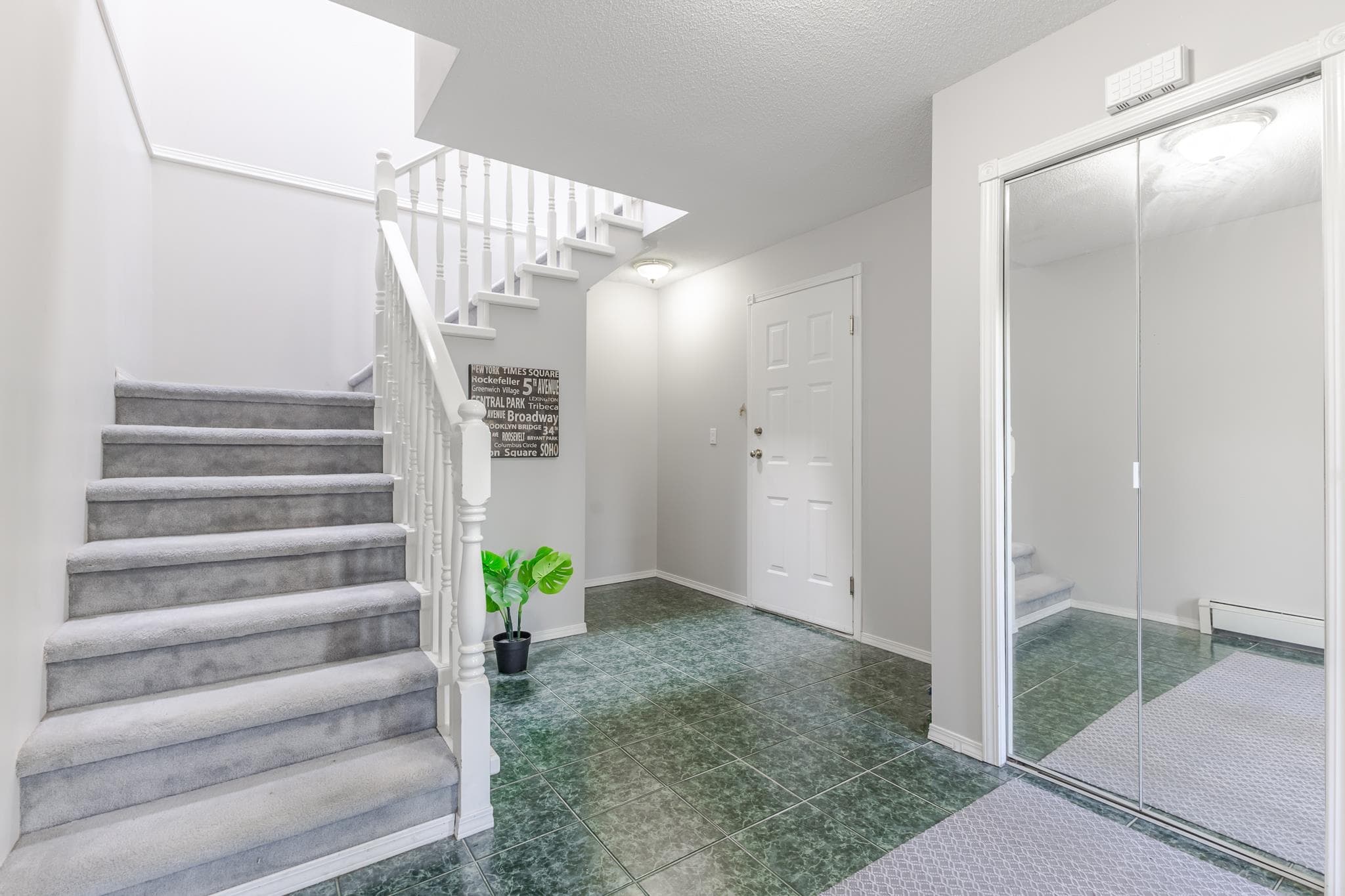 620 Thirteenth Street, New Westminster, V3M 4M4 — photo 3