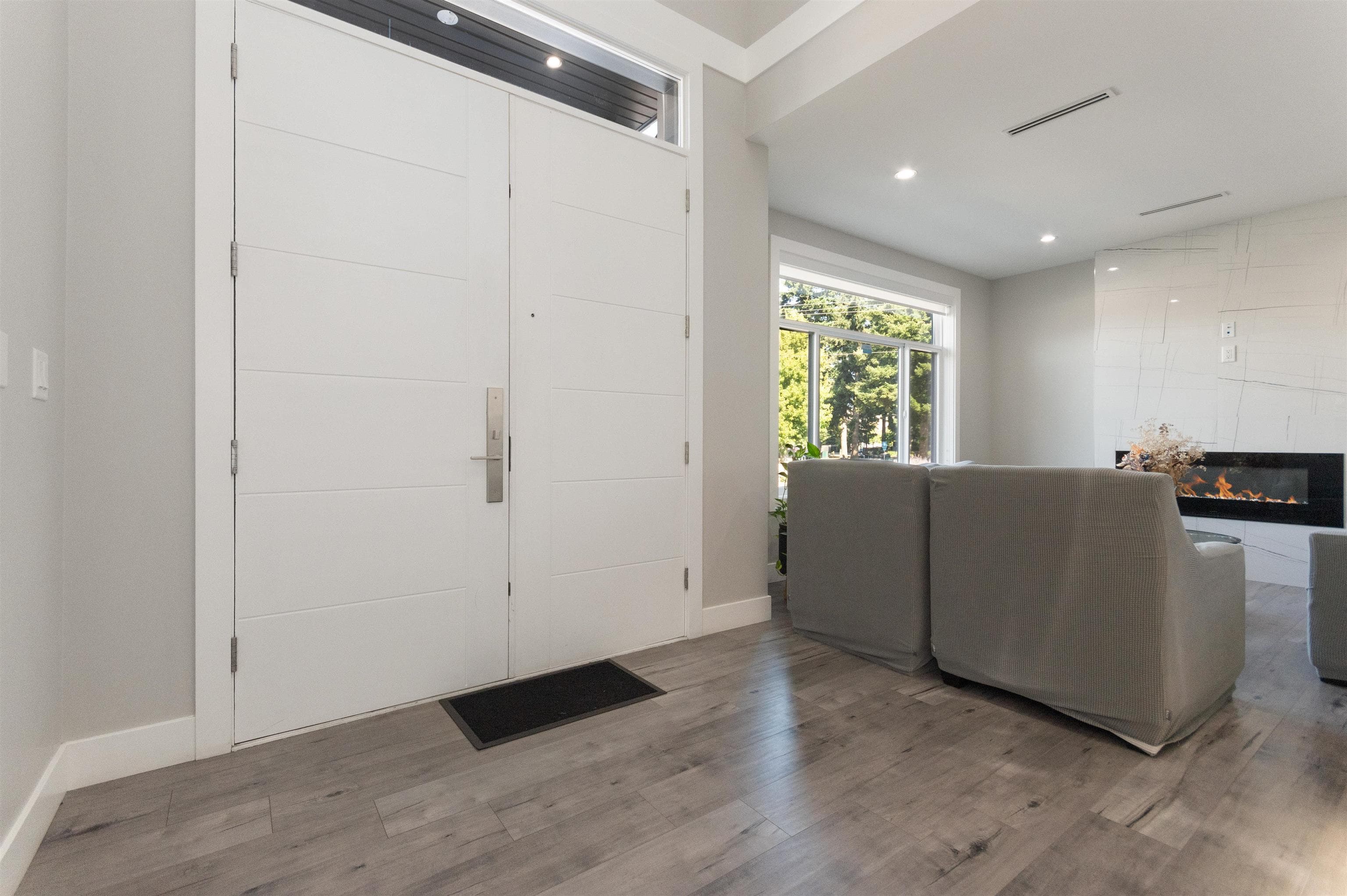 2514 Lynden Street, Abbotsford, V2T 3C3 — photo 2