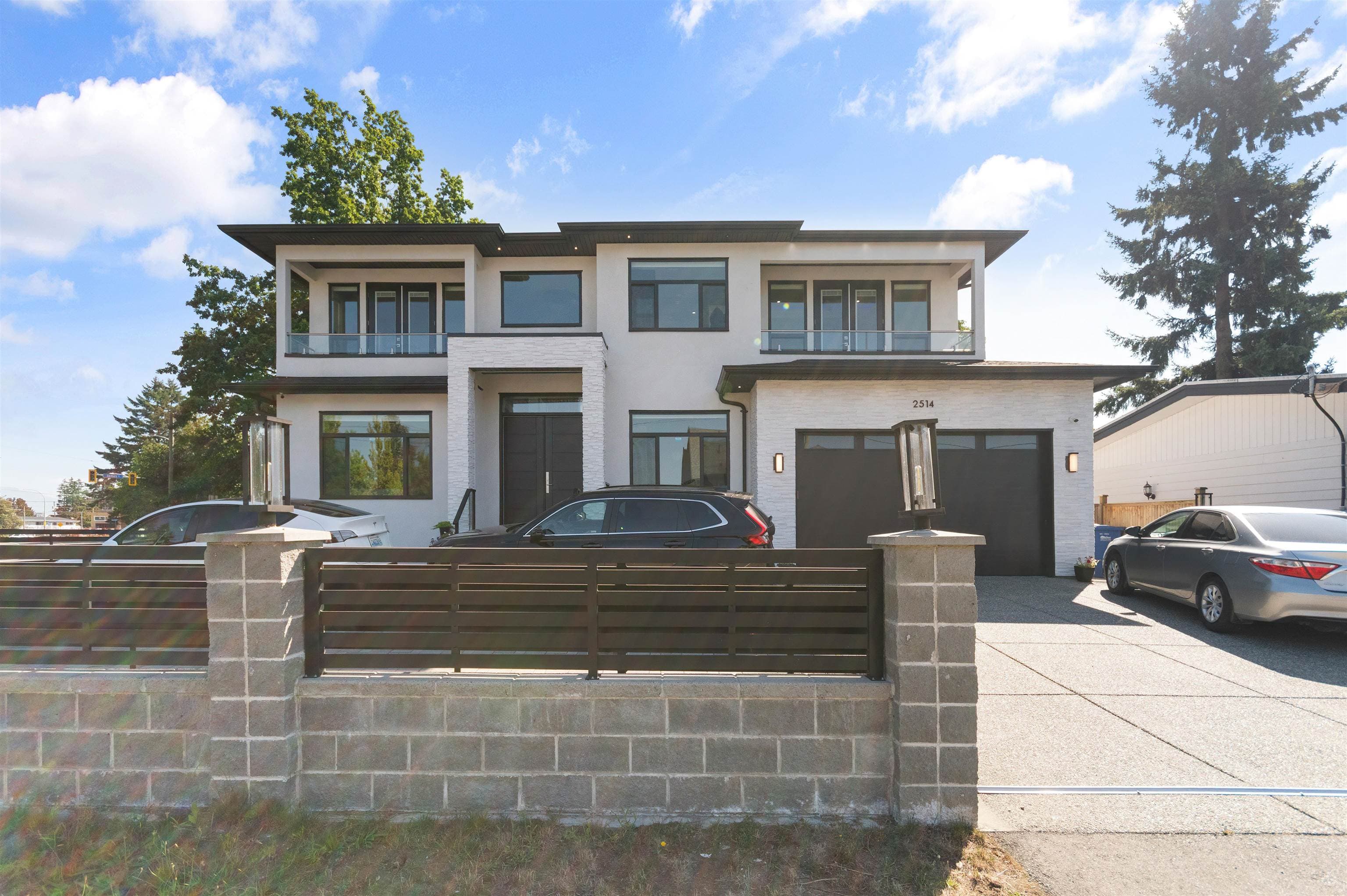2514 Lynden Street, Abbotsford, V2T 3C3 — photo 1