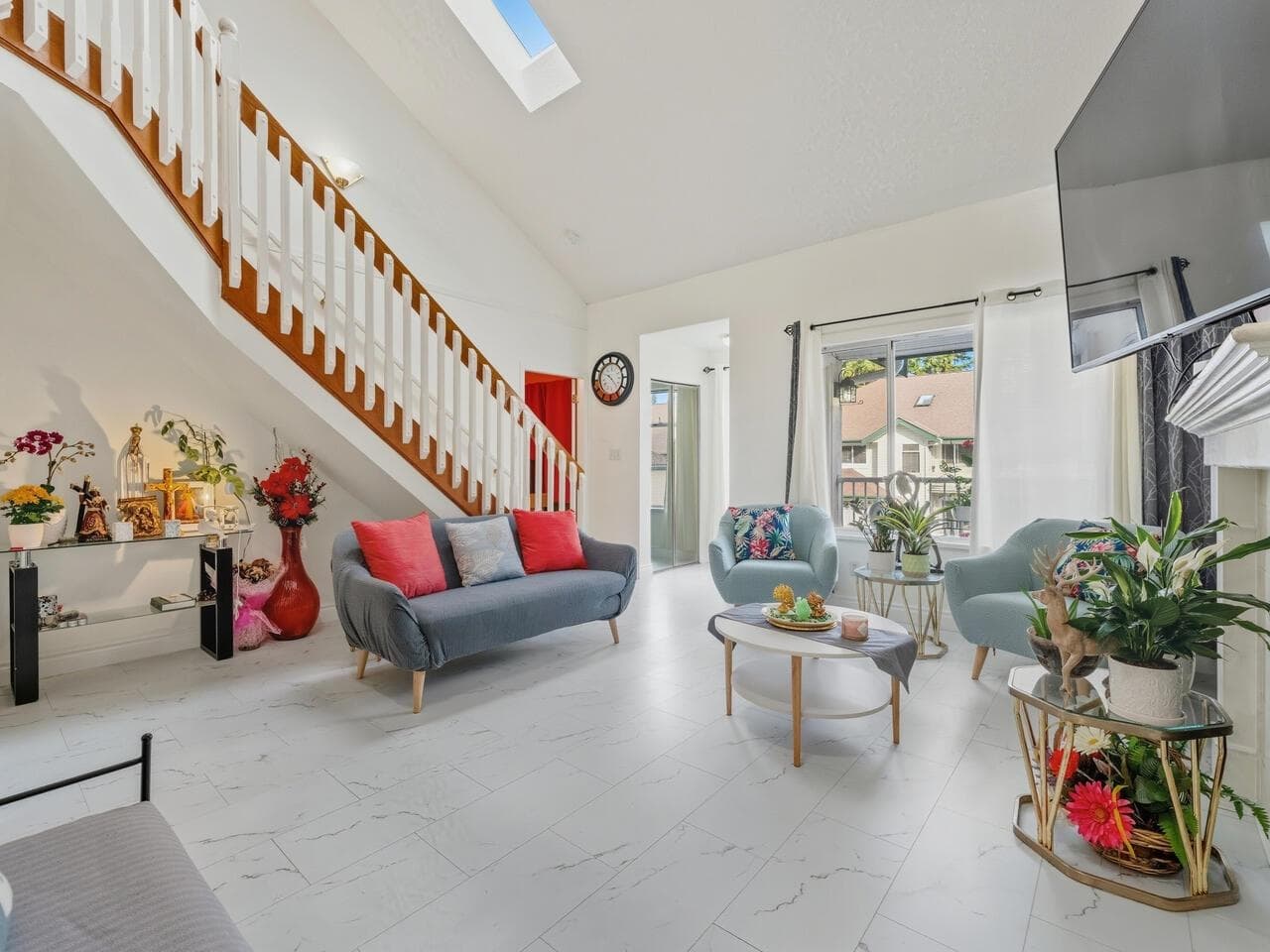 210 - 10308 155a Street, Surrey, V3R 4K5 — photo 1