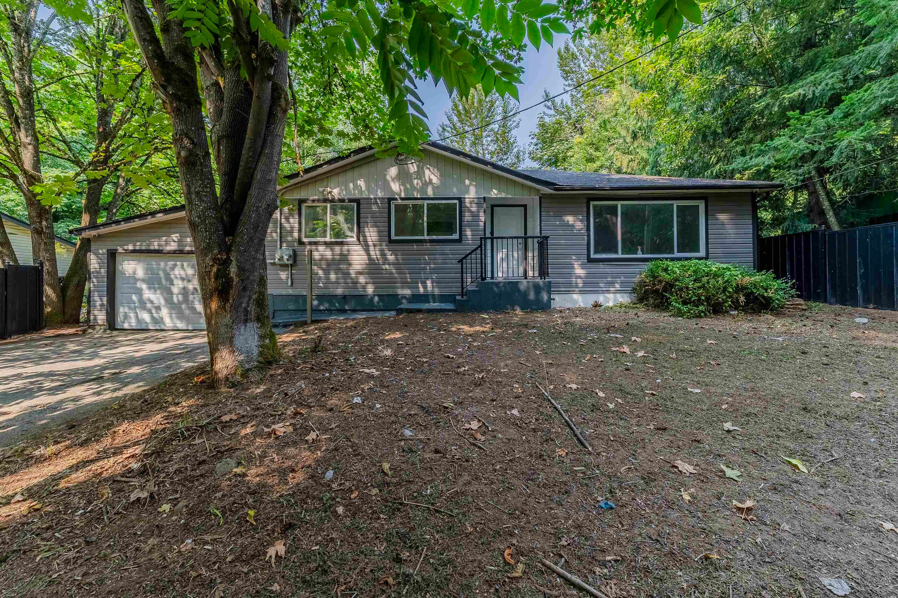 31753 Hillcrest Avenue, Mission, V2V 1K7 — photo 2