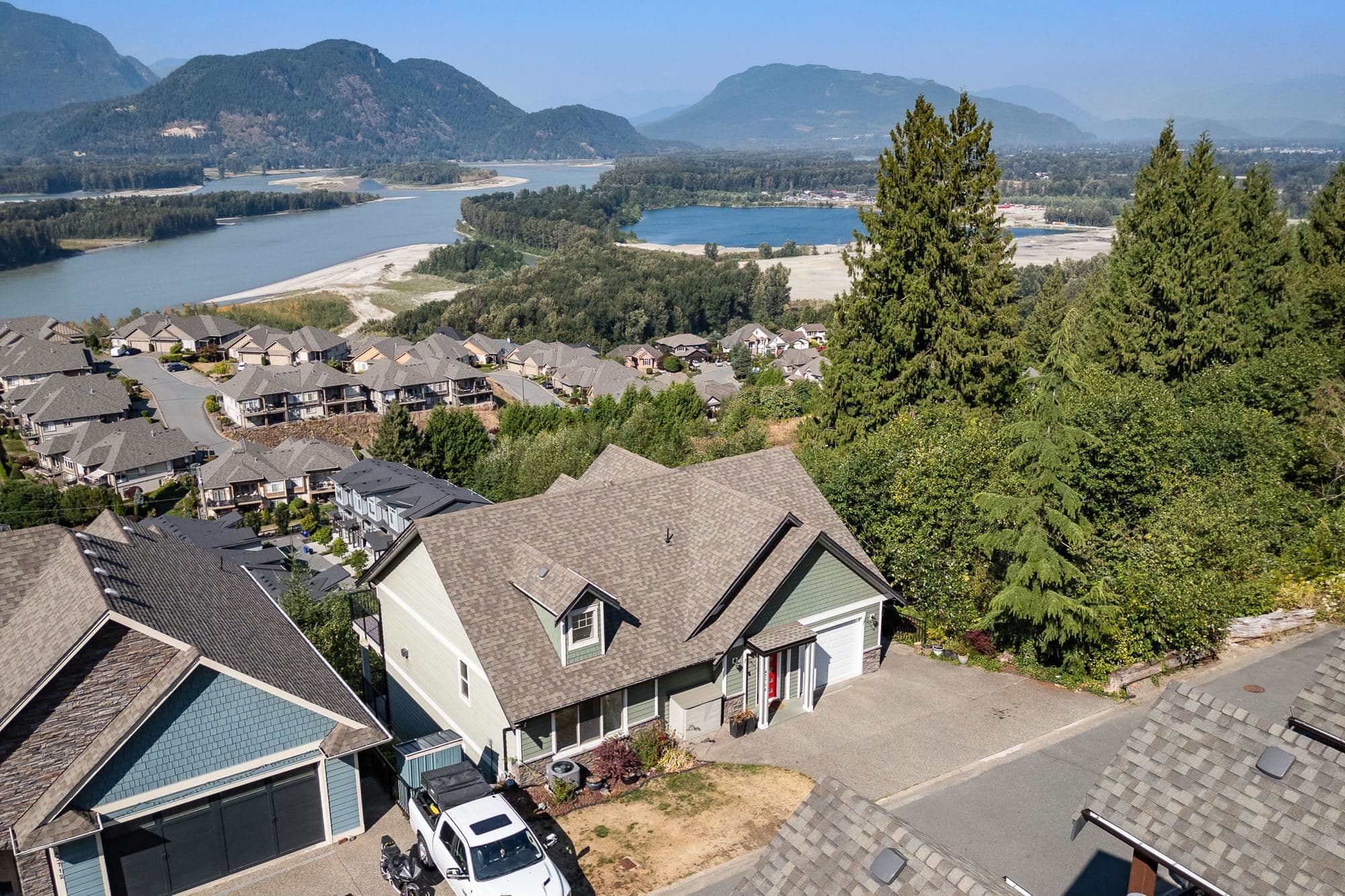 43726 Alameda Drive, Chilliwack, V2R 0J9 — photo 1