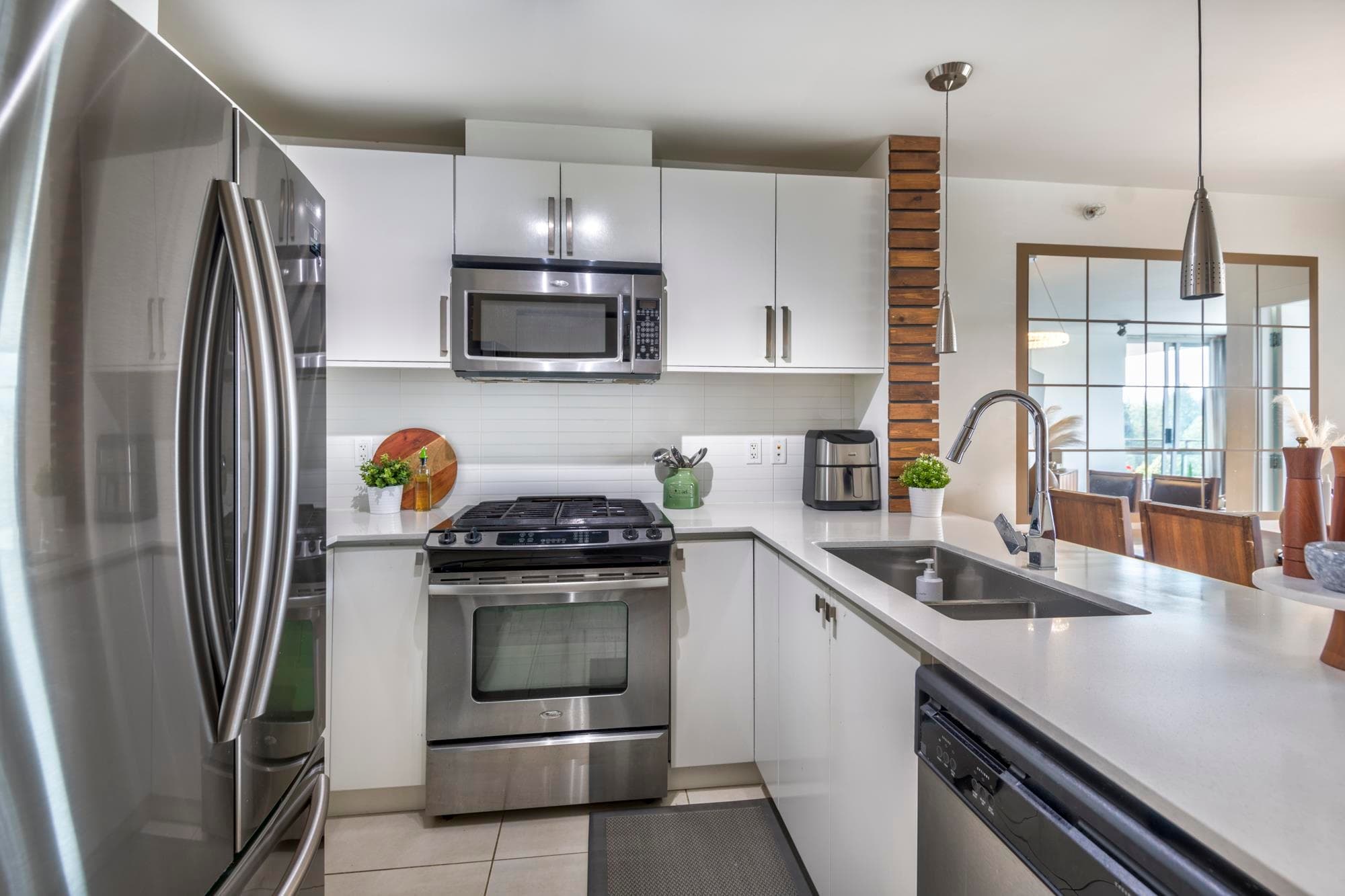 1606 - 9868 Cameron Street, Burnaby, V3J 0A5 — photo 2