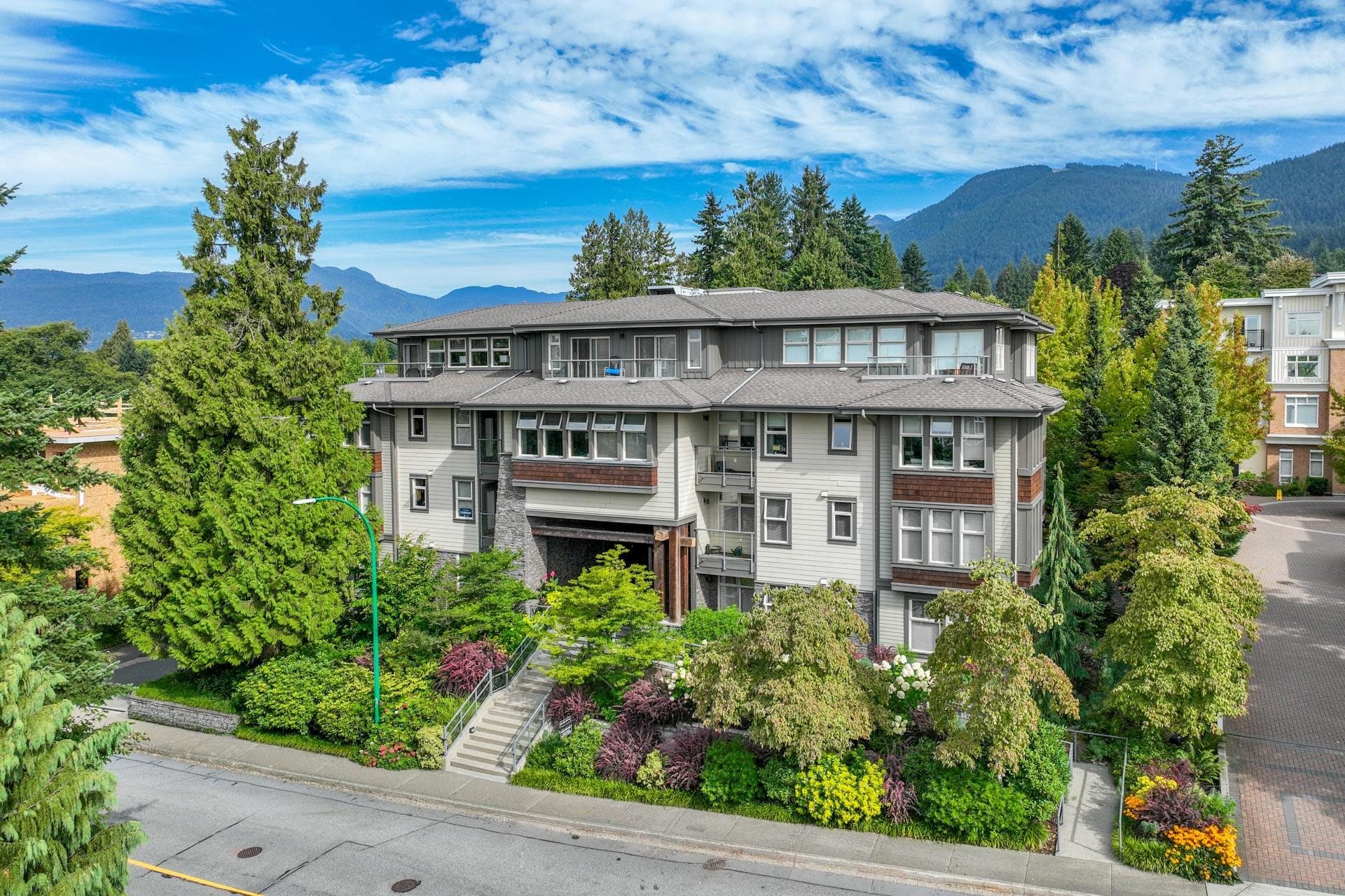 206 - 188 W 29th Street, North Vancouver