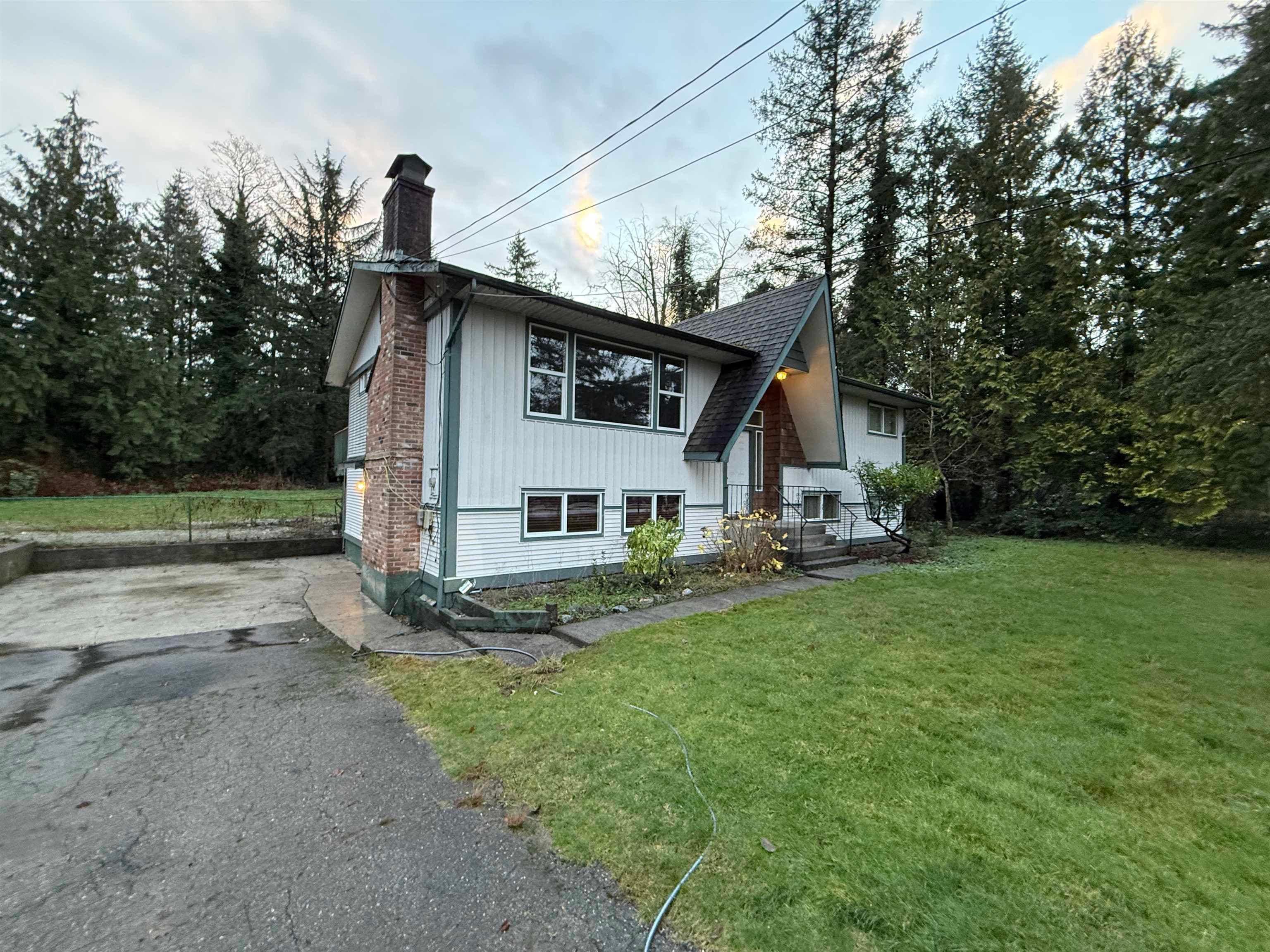 19371 76 Avenue, Surrey