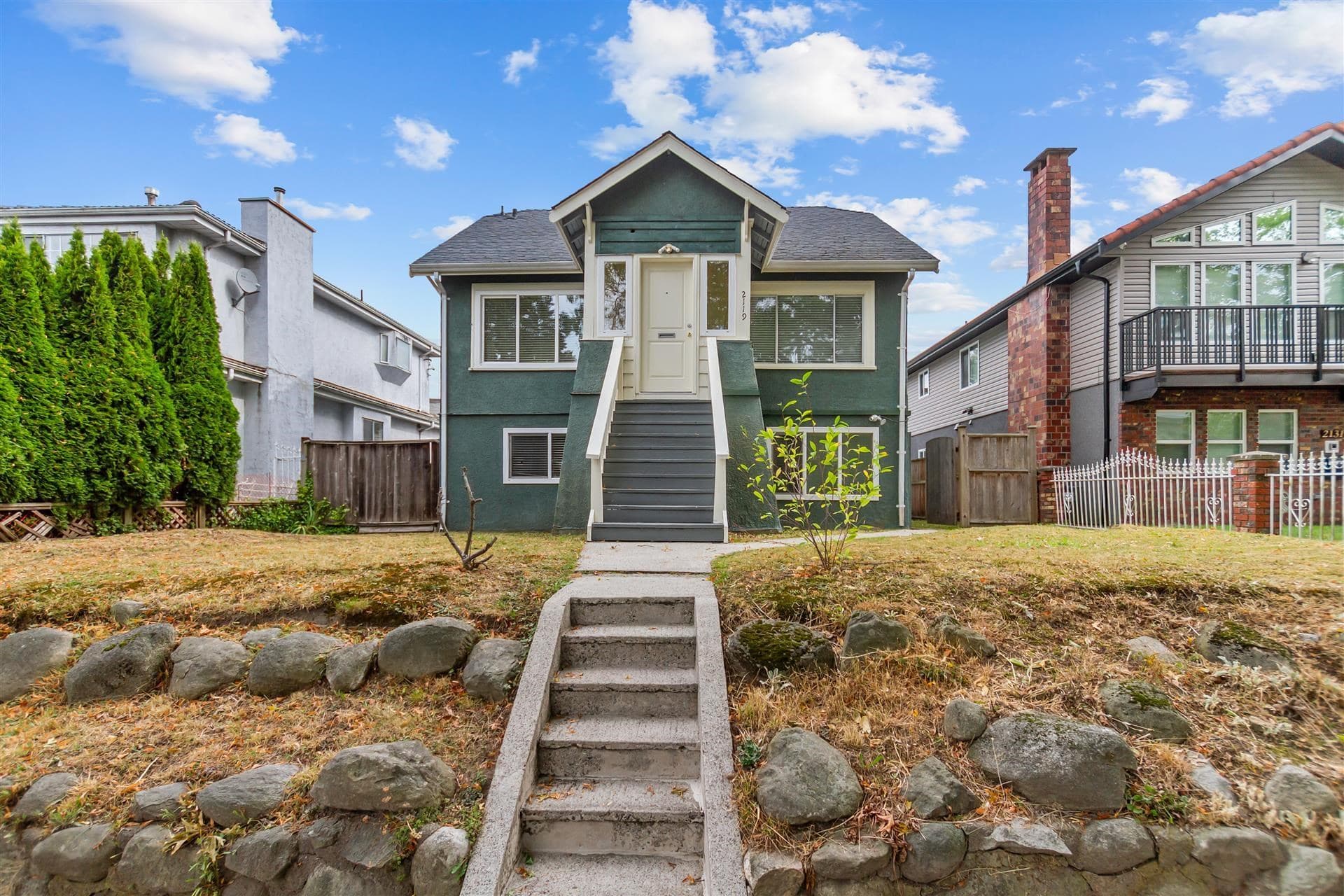 2119 E 30th Avenue, Vancouver, V5N 3A5 — photo 1