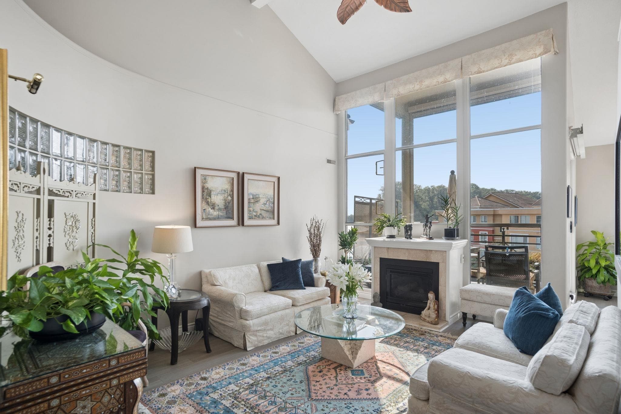 401 - 2 Renaissance Square, New Westminster, V3M 6K3 — photo 1