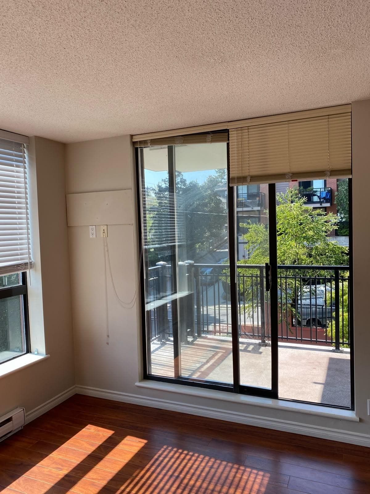 301 - 833 Agnes Street, New Westminster, V3M 0B1 — photo 2