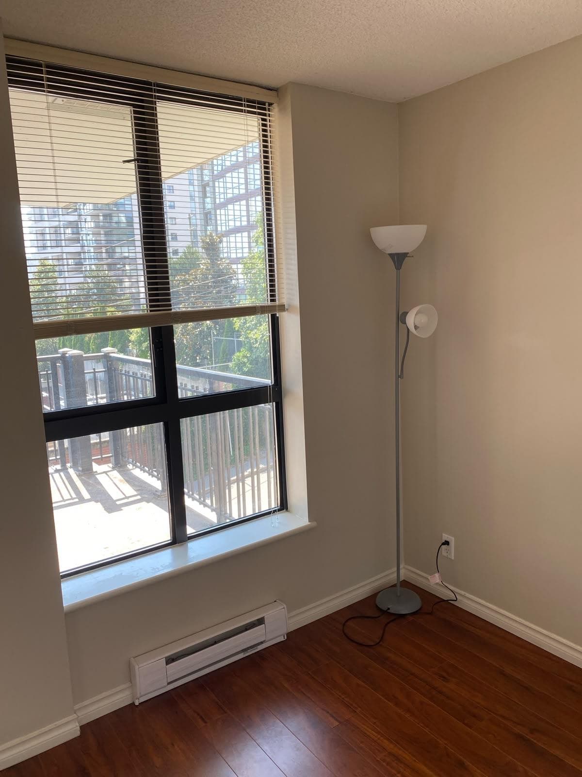 301 - 833 Agnes Street, New Westminster, V3M 0B1 — photo 3