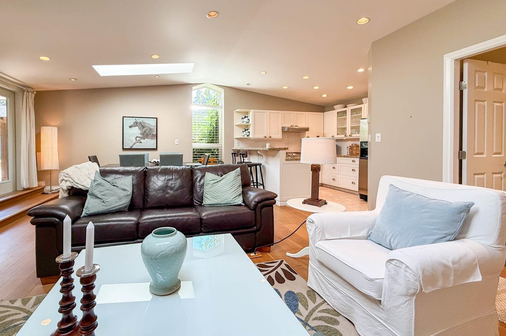 Withheld Withheld, North Vancouver, V7P 2J7 — photo 5