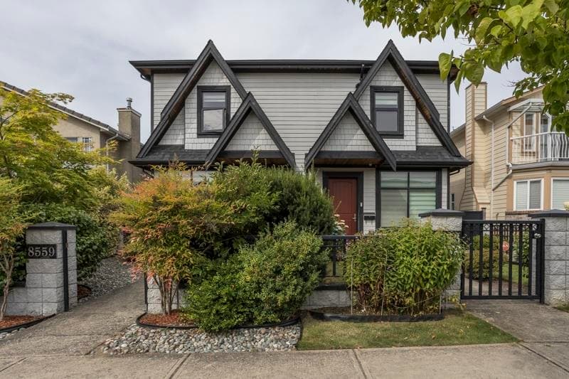 8559 Montcalm Street, Vancouver, V6P 4P6 — photo 1