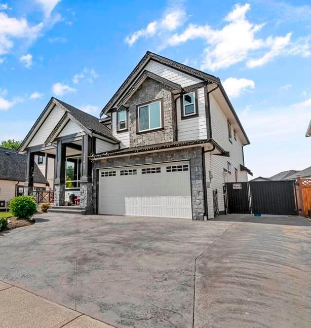 27641 Lundeberg Avenue Avenue, Abbotsford, V4X 0B8 — photo 1