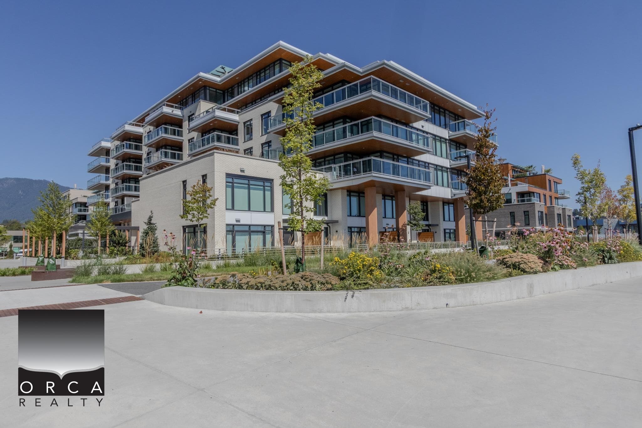 305 - 777 Harbour Way, North Vancouver