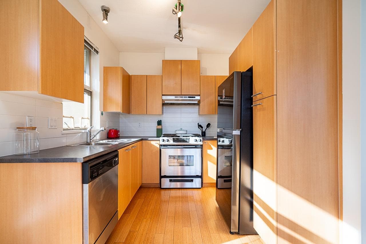 516 - 9319 University Crescent, Burnaby, V5A 4Y5 — photo 3