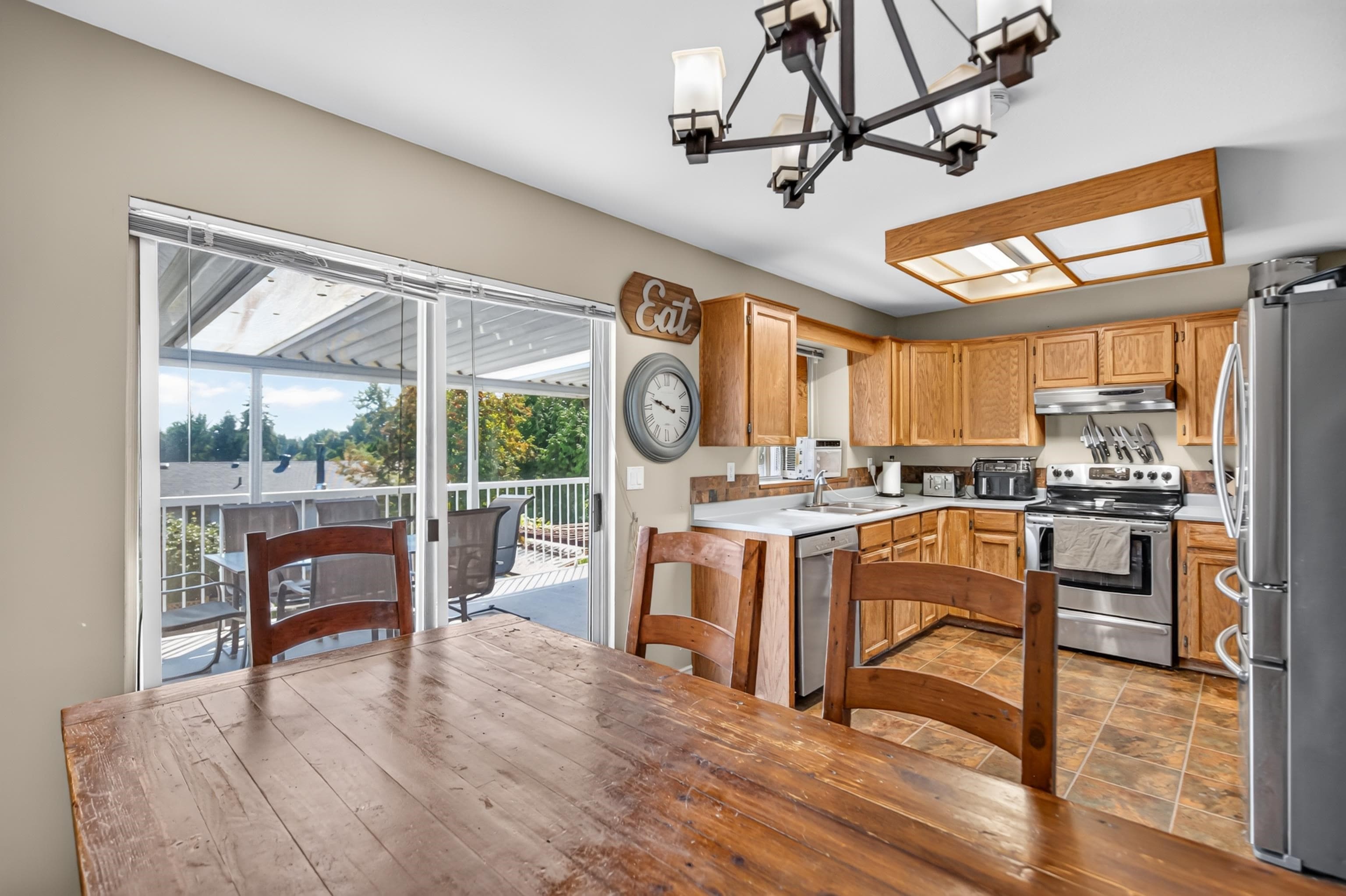 828 Huber Drive, Port Coquitlam, V3B 2S9 — photo 5