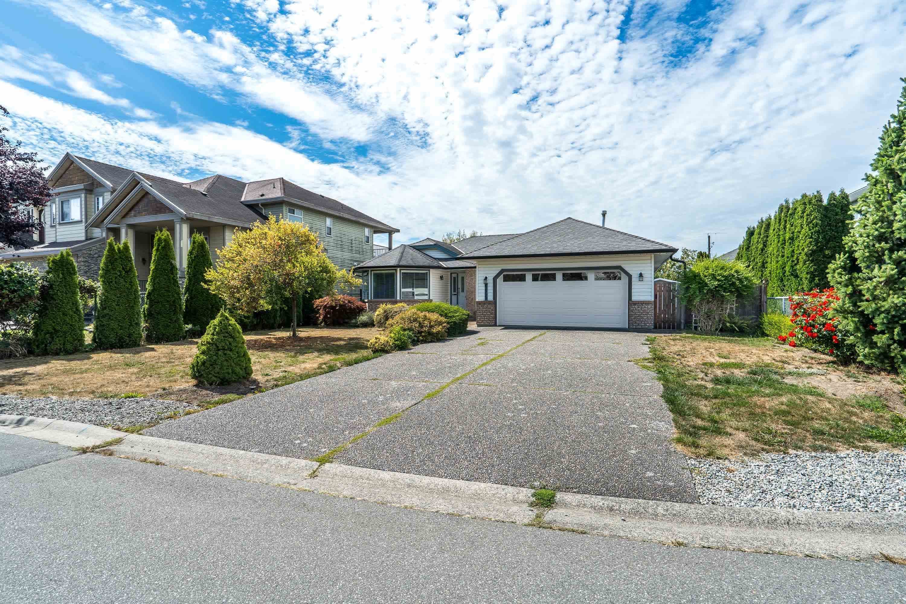 6055 170a Street, Surrey, V3S 8H1 — photo 3