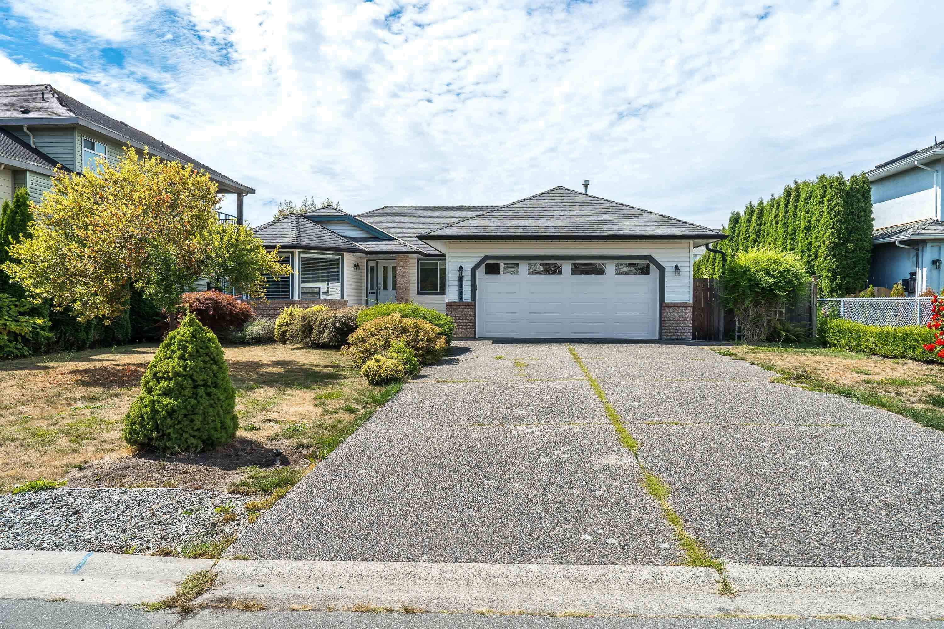 6055 170a Street, Surrey, V3S 8H1 — photo 1