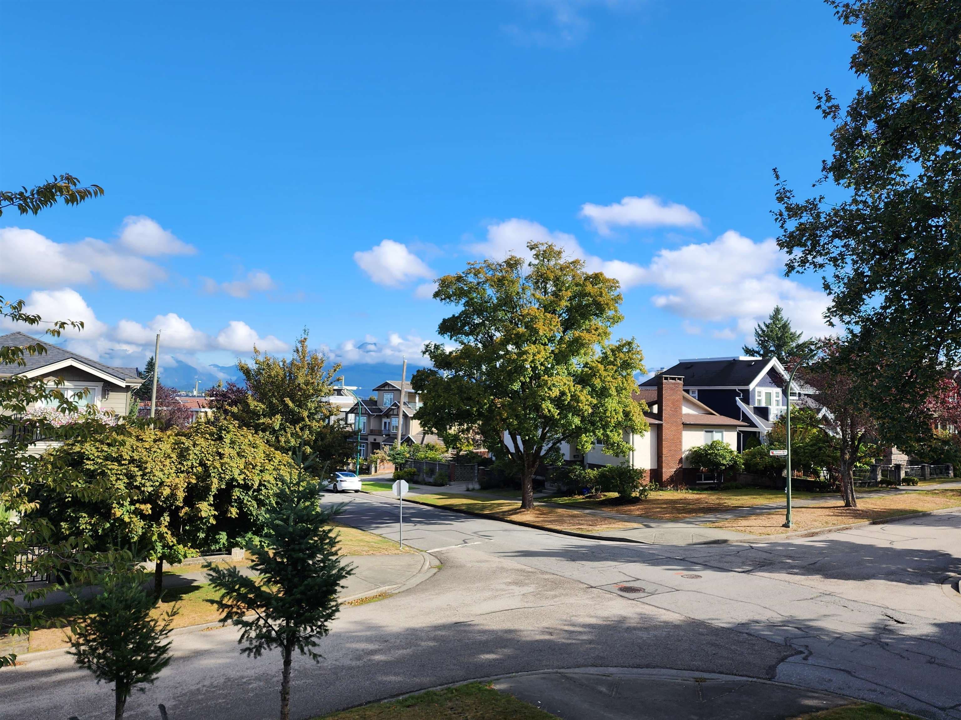 35xx Normandy Drive, North Vancouver, V5M 2E7 — photo 2