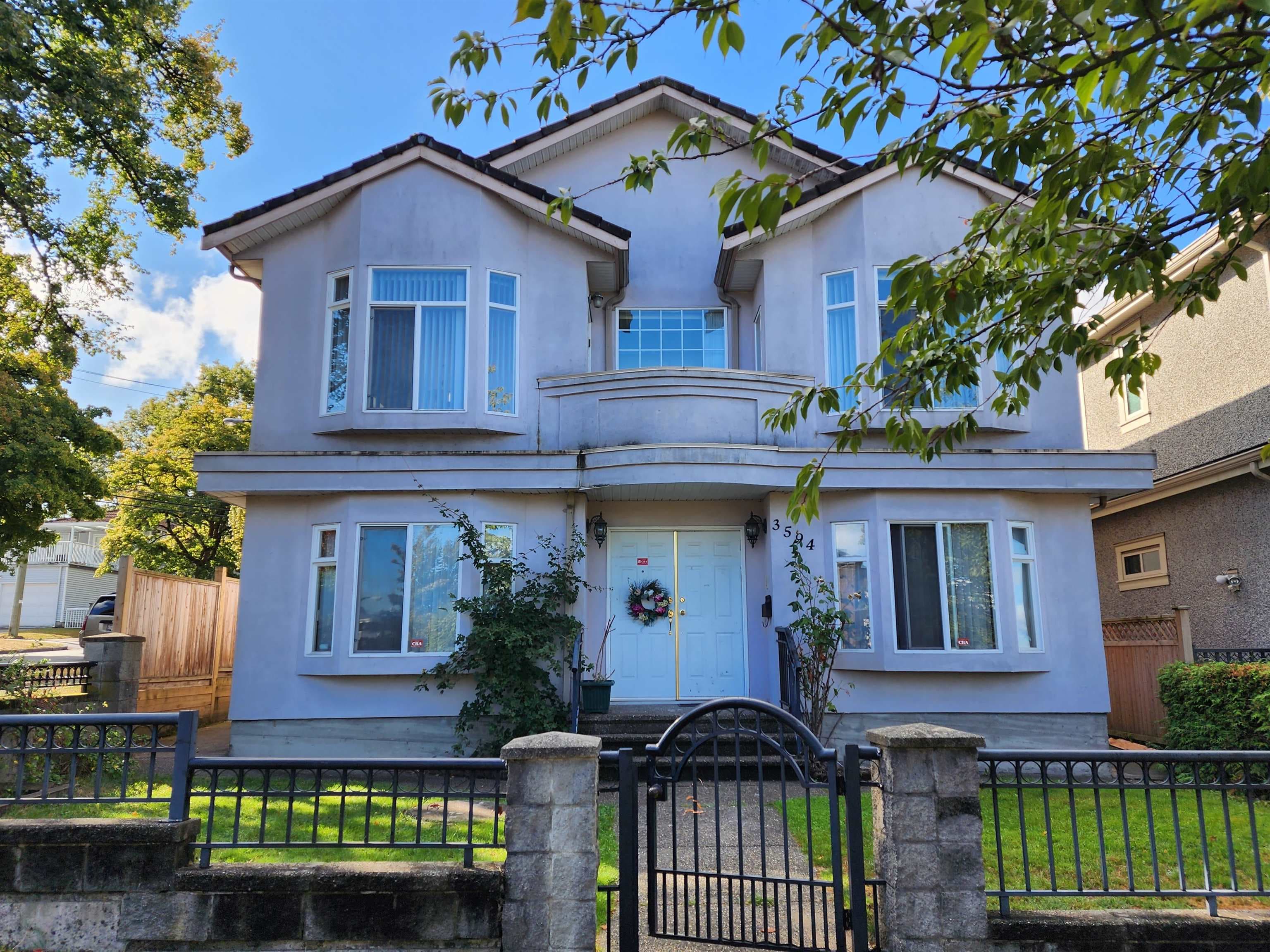 35xx Normandy Drive, North Vancouver