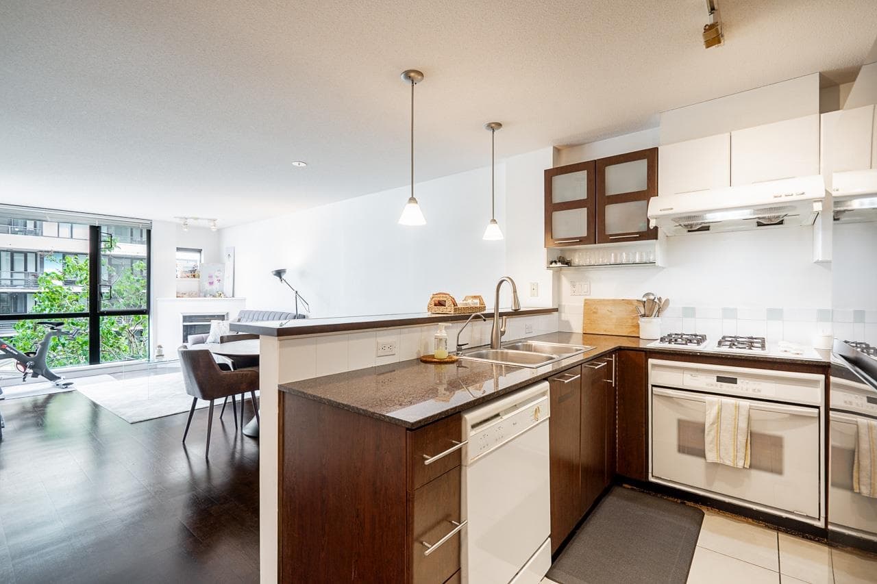 602 - 7831 Westminster Highway, Richmond, V6X 4J4 — photo 2