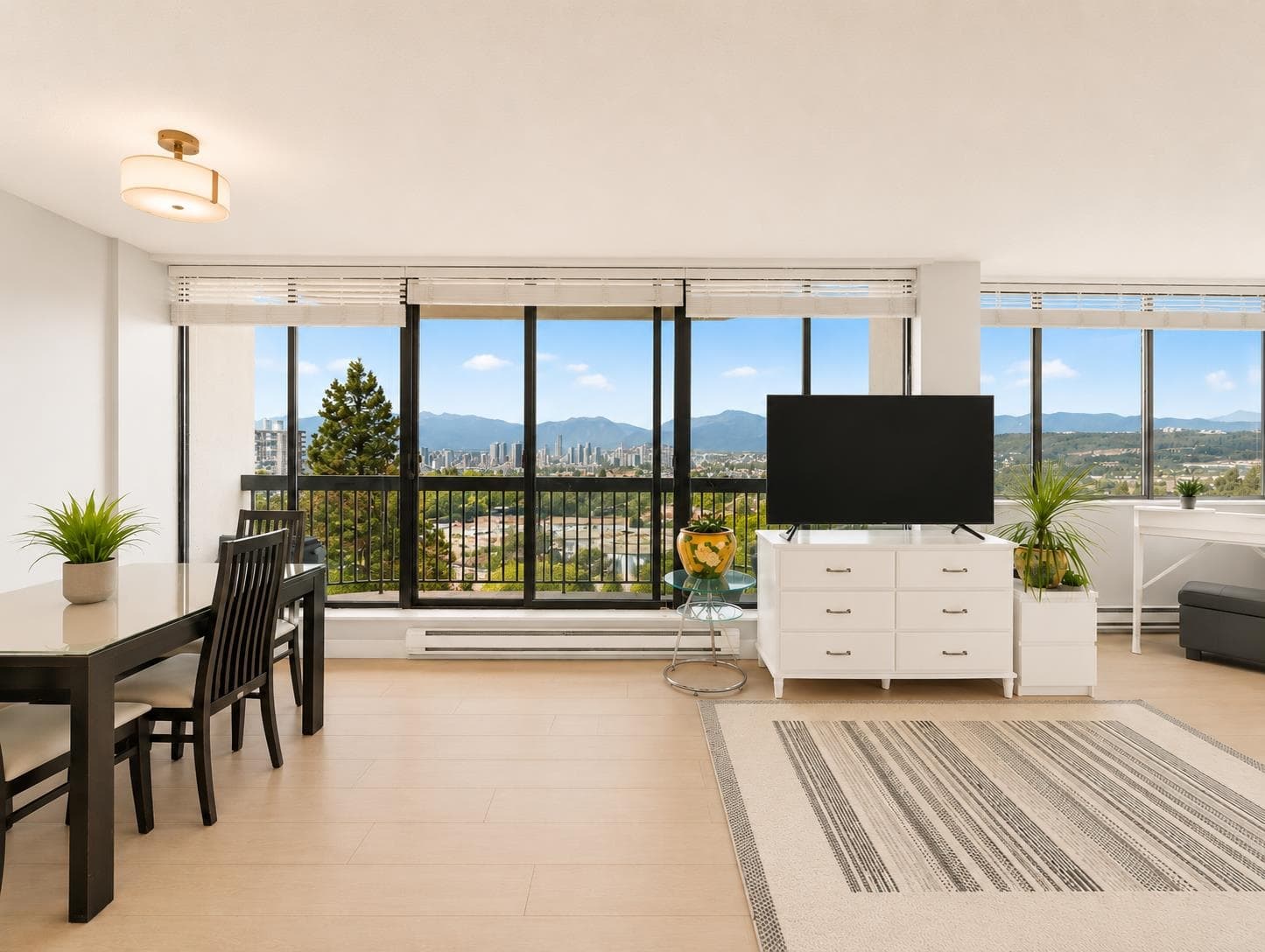 1102 - 6540 Burlington Avenue, Burnaby, V5H 4G3 — photo 3