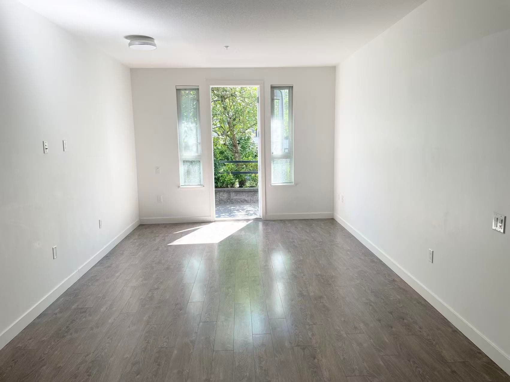 110 - 9250 University High Street, Burnaby, V5A 0B3 — photo 2