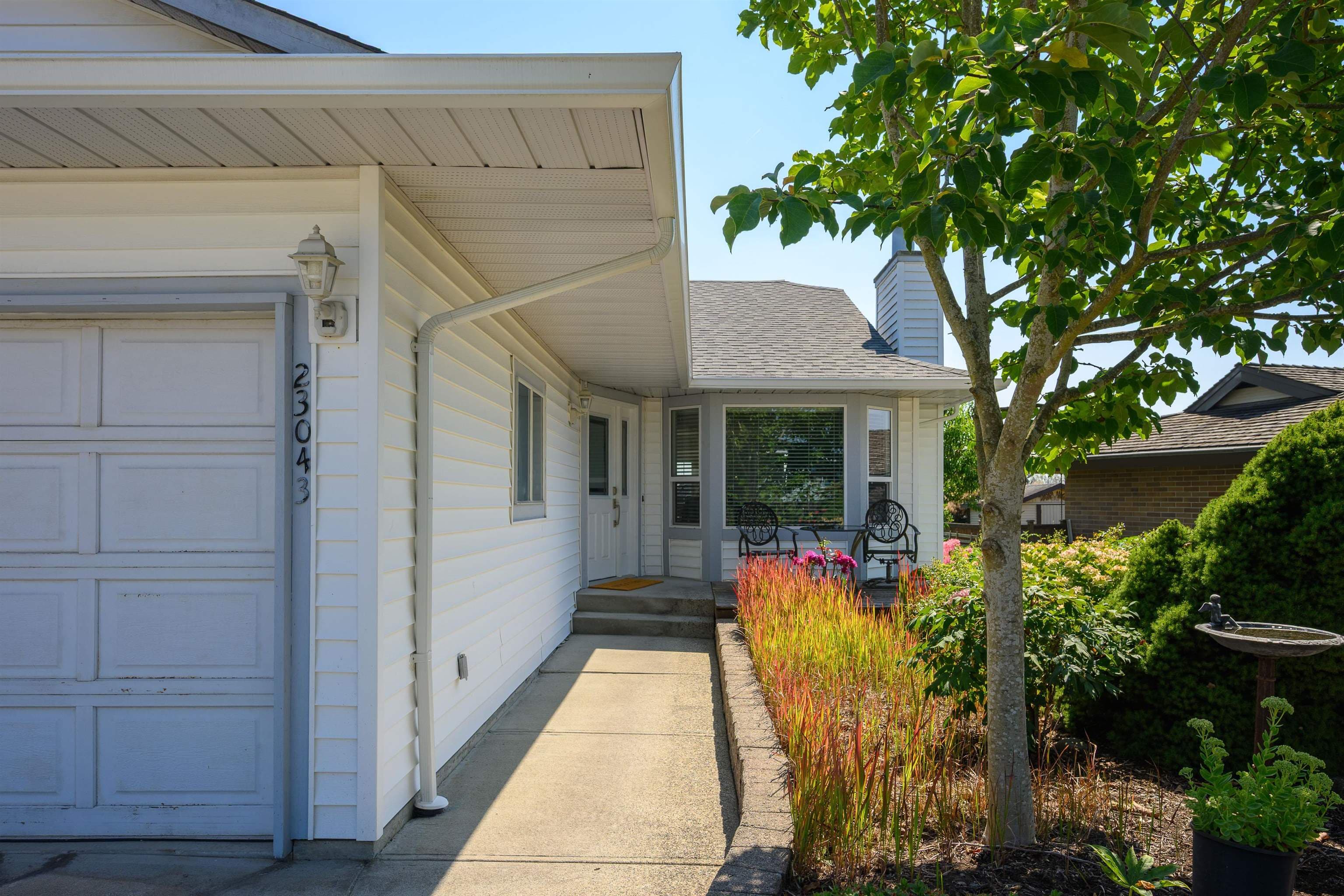 23043 Olund Crescent, Maple Ridge, V2X 0E8 — photo 2