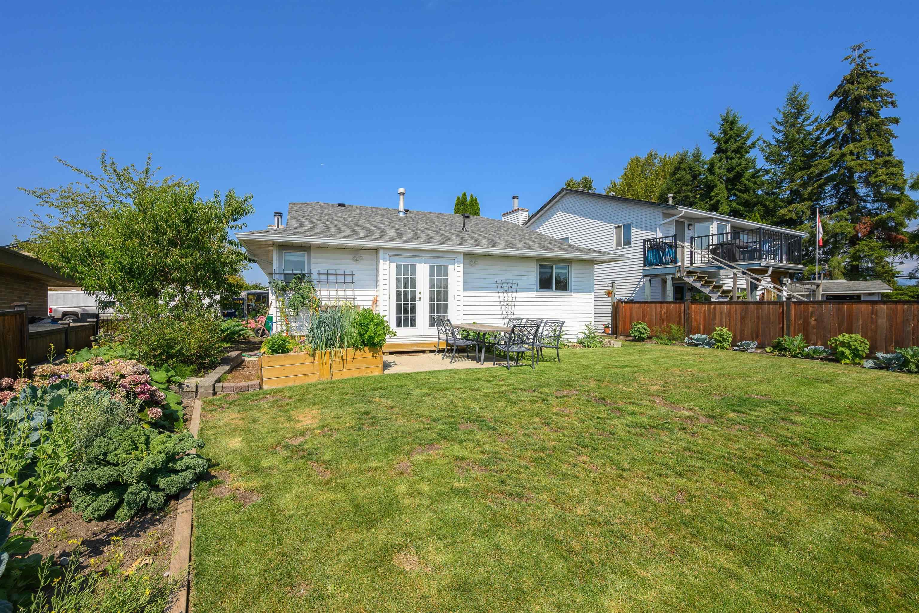 23043 Olund Crescent, Maple Ridge, V2X 0E8 — photo 3