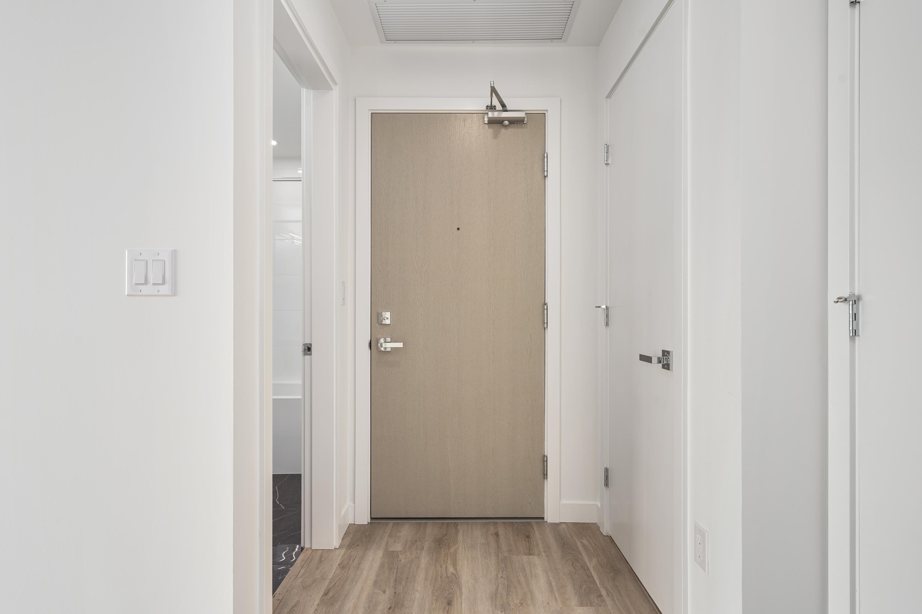2801 - 9675 King George Boulevard, Surrey, V3T 0T7 — photo 3
