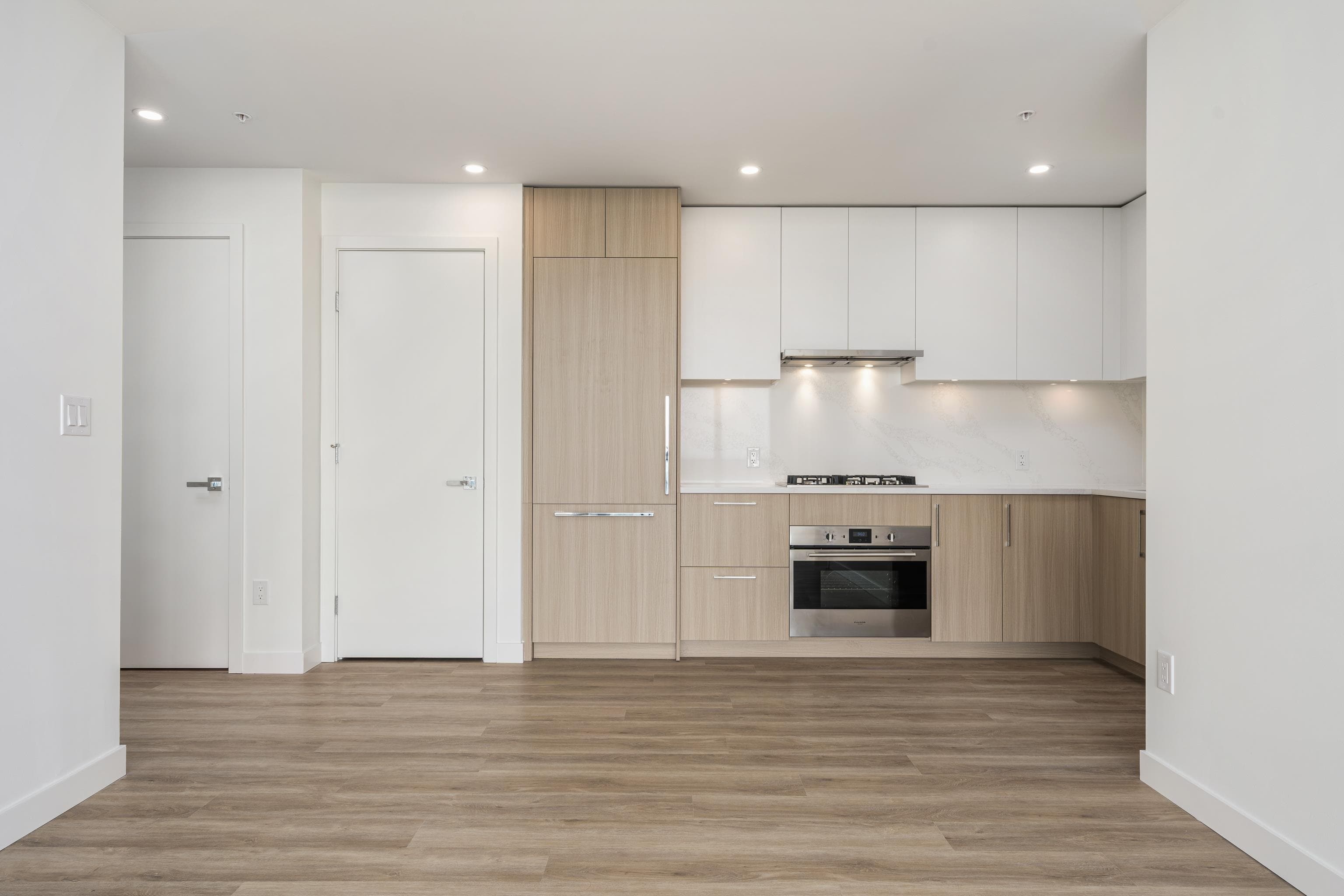 2801 - 9675 King George Boulevard, Surrey, V3T 0T7 — photo 1