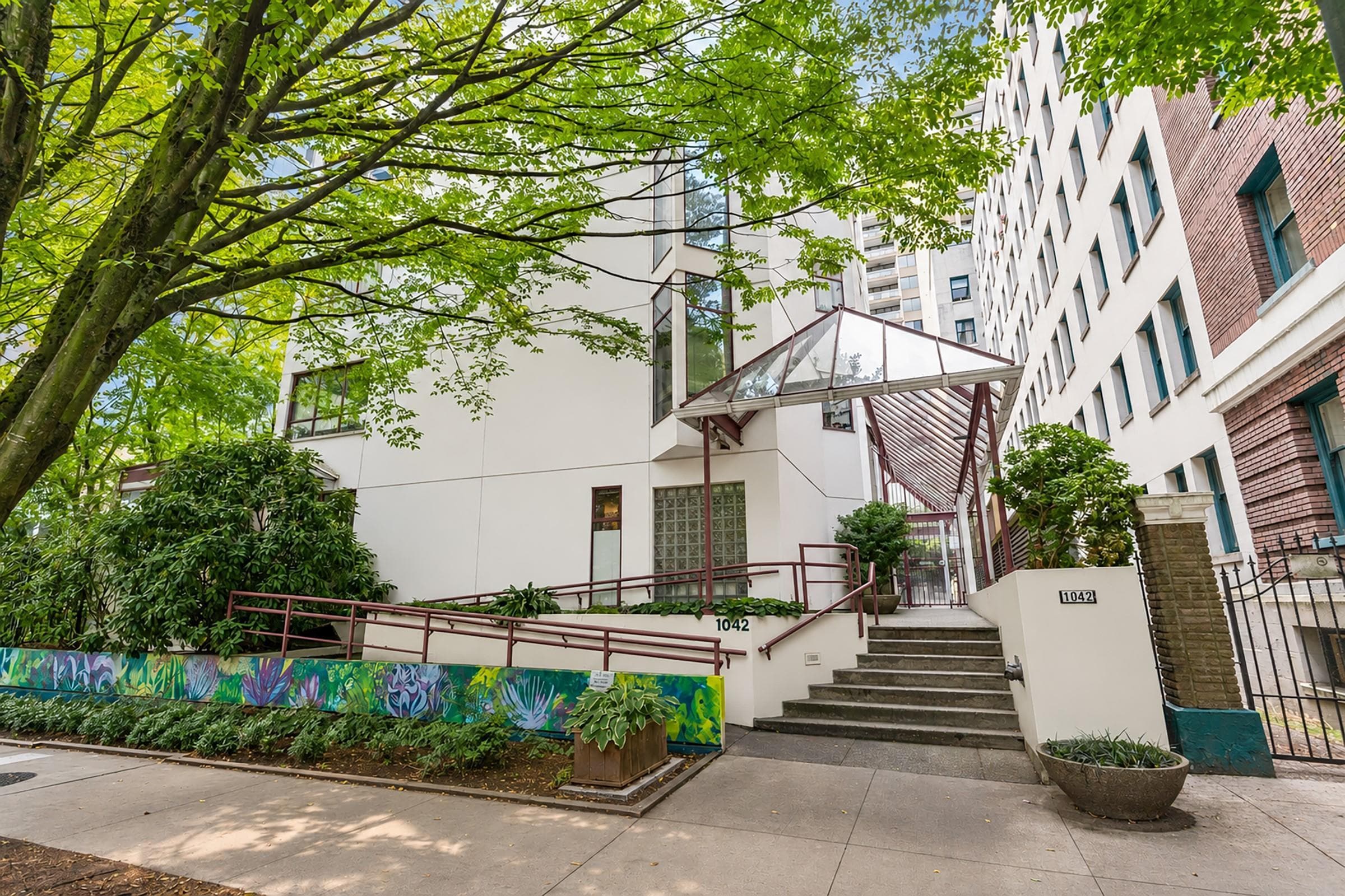 602 - 1042 Nelson Street, Vancouver, V6E 1H8 — photo 1