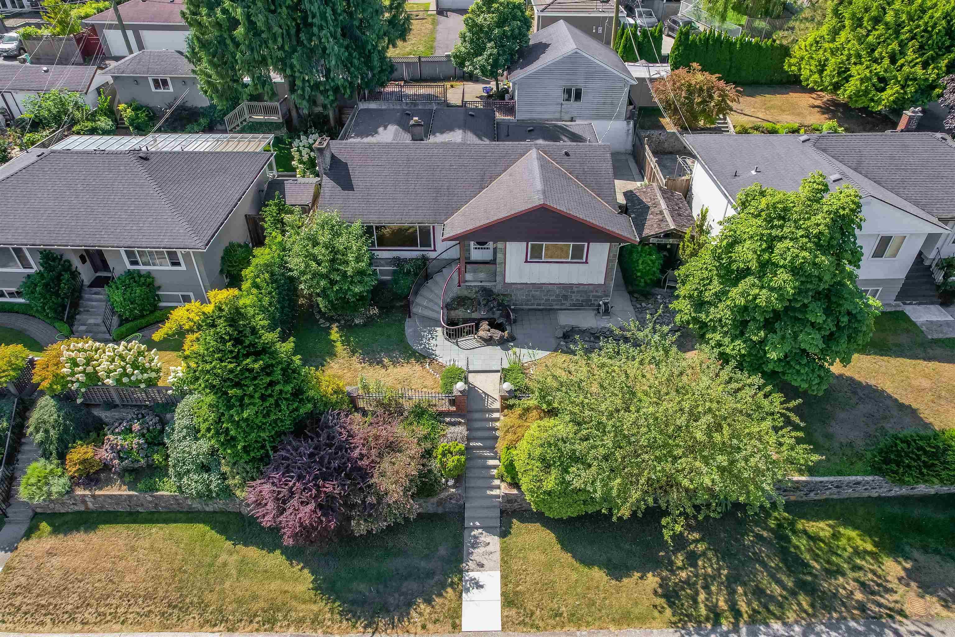 4116 Gilpin Crescent, Burnaby, V5G 2K2 — photo 2