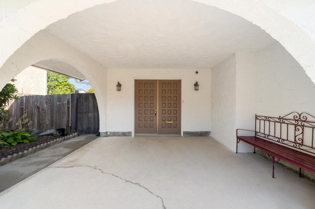 9551 Snowdon Avenue, Richmond, V7A 2M2 — photo 2