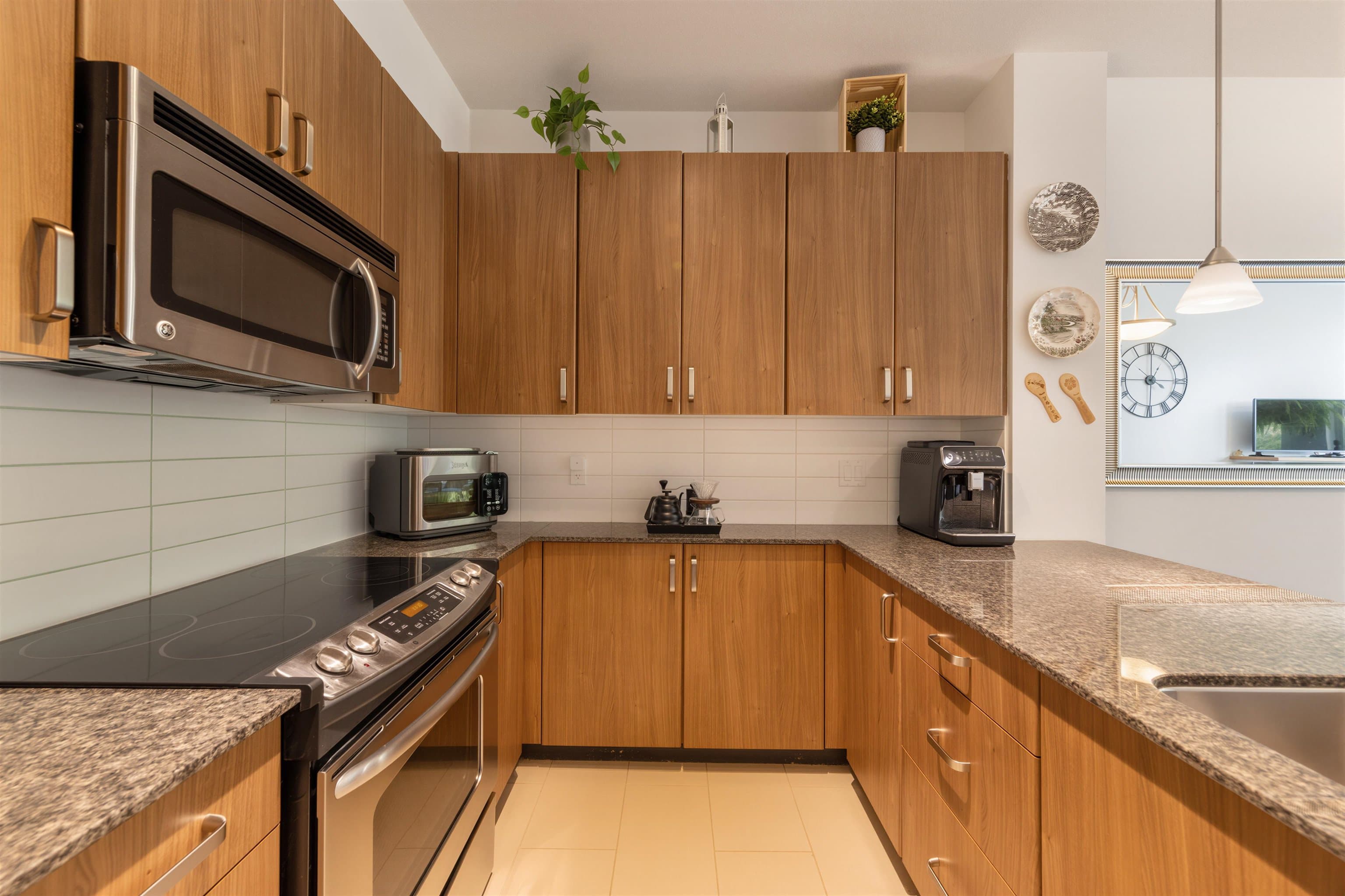401 - 265 Ross Drive, New Westminster, V3L 0C8 — photo 5