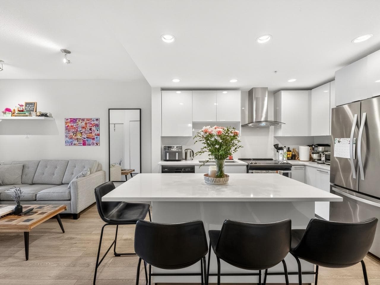 423 - 723 W 3rd Street, North Vancouver, V7M 0E4 — photo 2