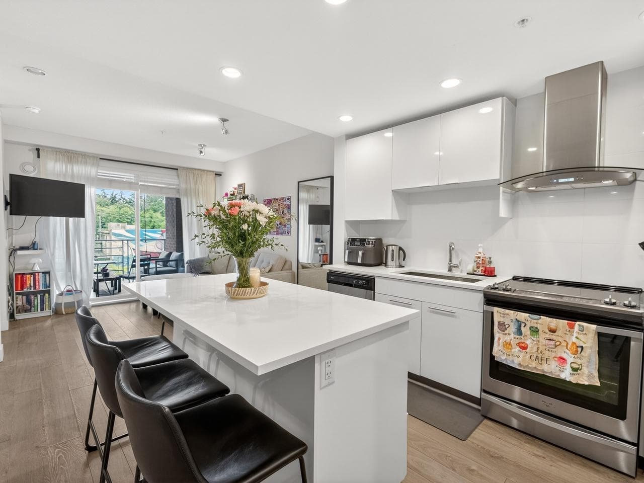 423 - 723 W 3rd Street, North Vancouver, V7M 0E4 — photo 3