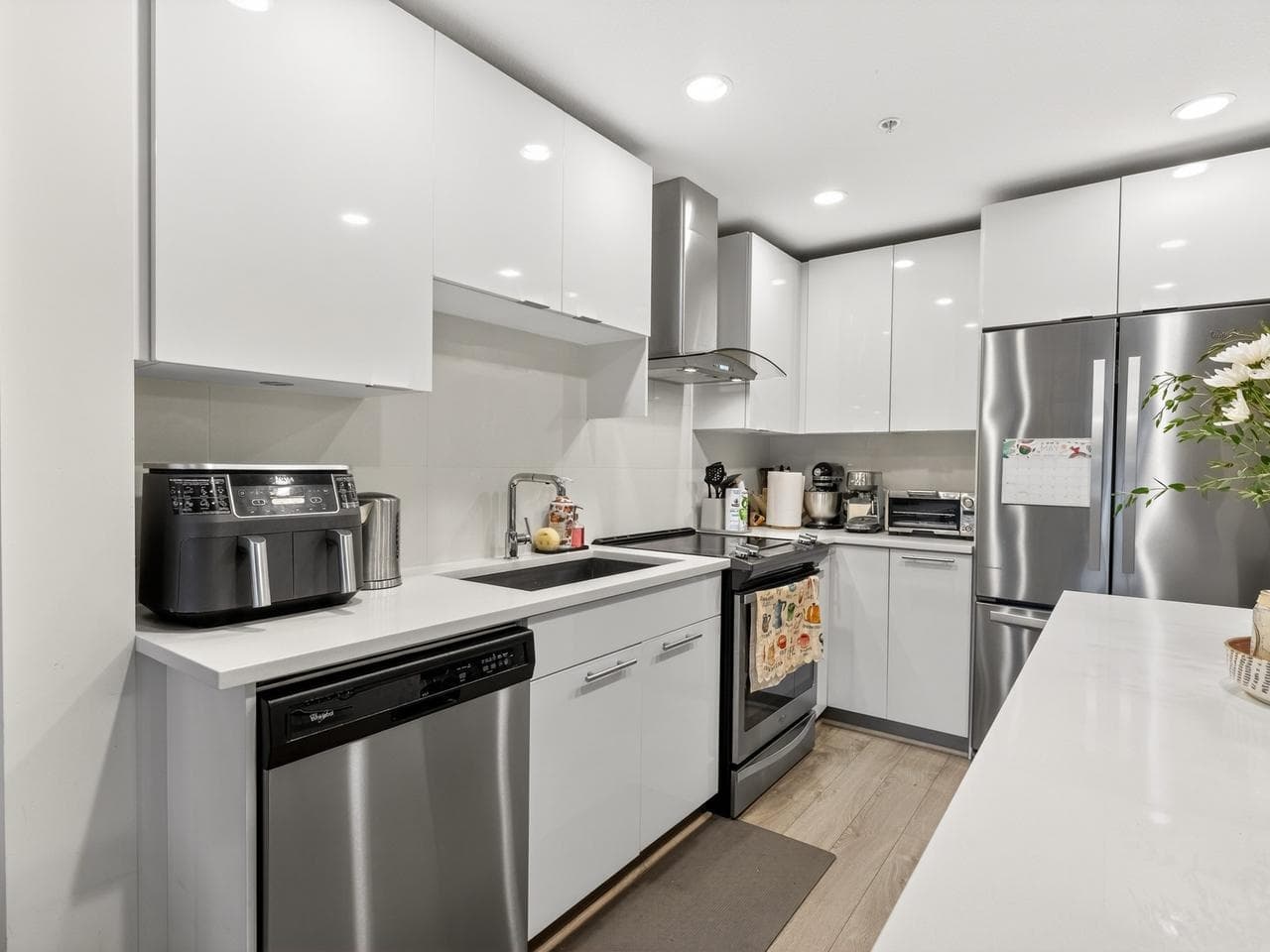 423 - 723 W 3rd Street, North Vancouver, V7M 0E4 — photo 4