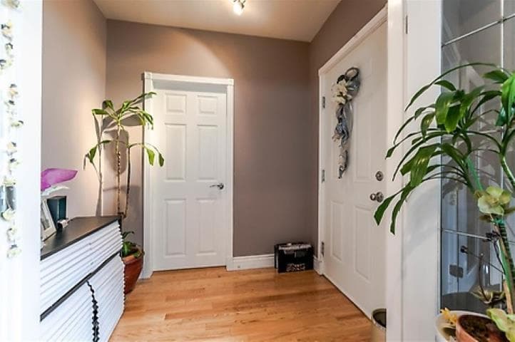 586 E 60th Avenue, Vancouver, V5X 2A3 — photo 2