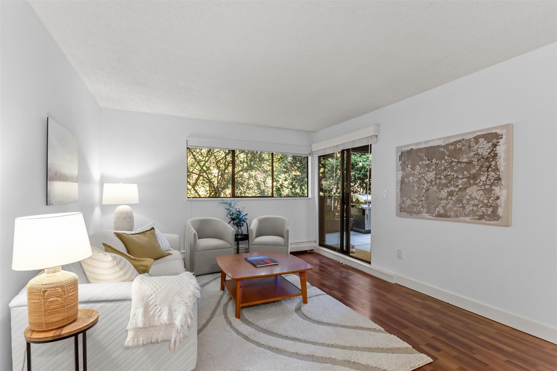 108 - 1561 Vidal Street, White Rock, V4B 5A7 — photo 1