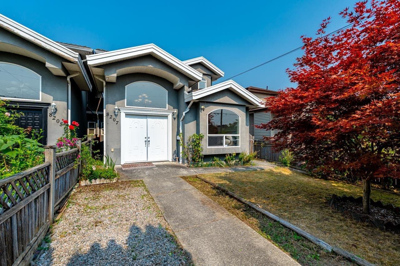 8207 15th Avenue, Burnaby, V3N 1X7 — photo 1