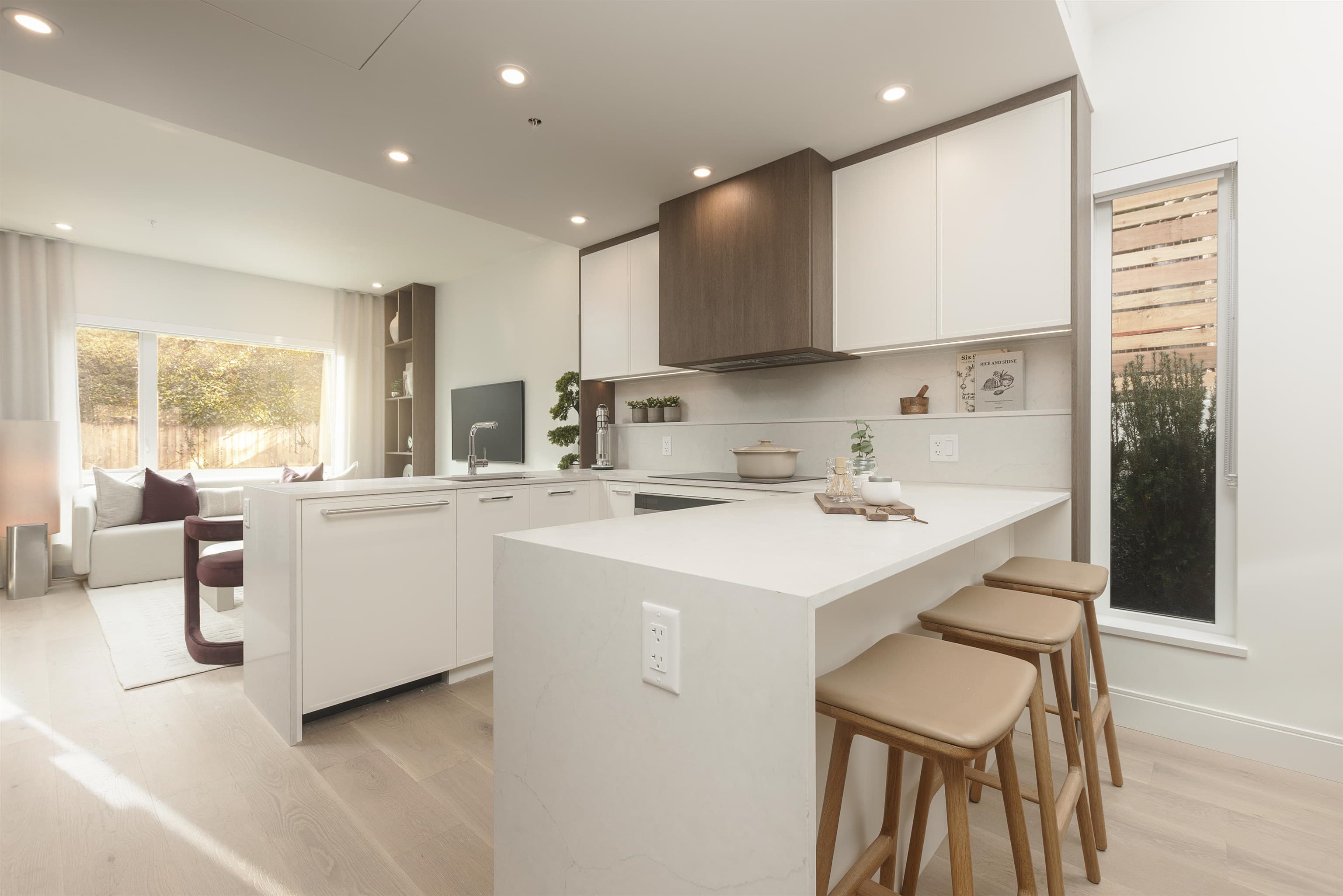 382 W 45th Avenue, Vancouver, V5Y 0P6 — photo 2