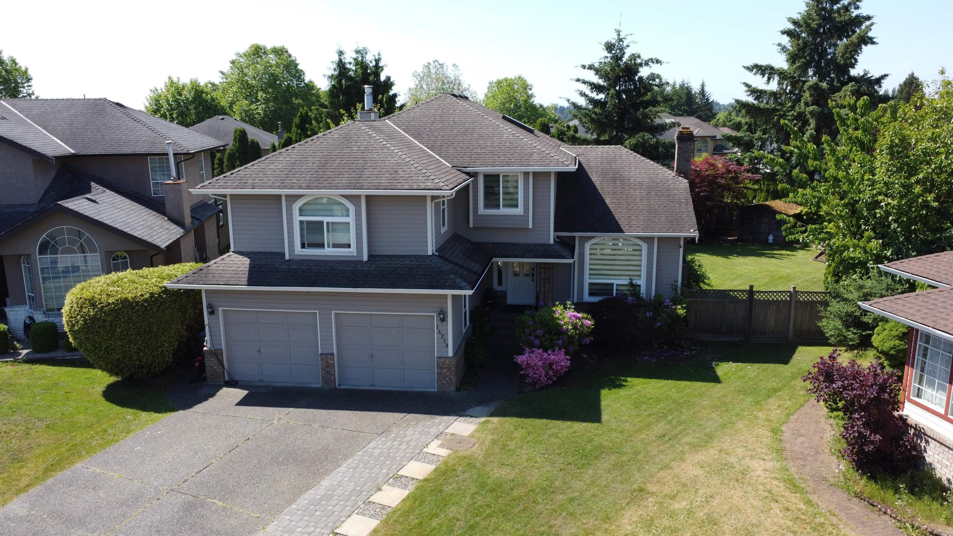 , Surrey — photo 1