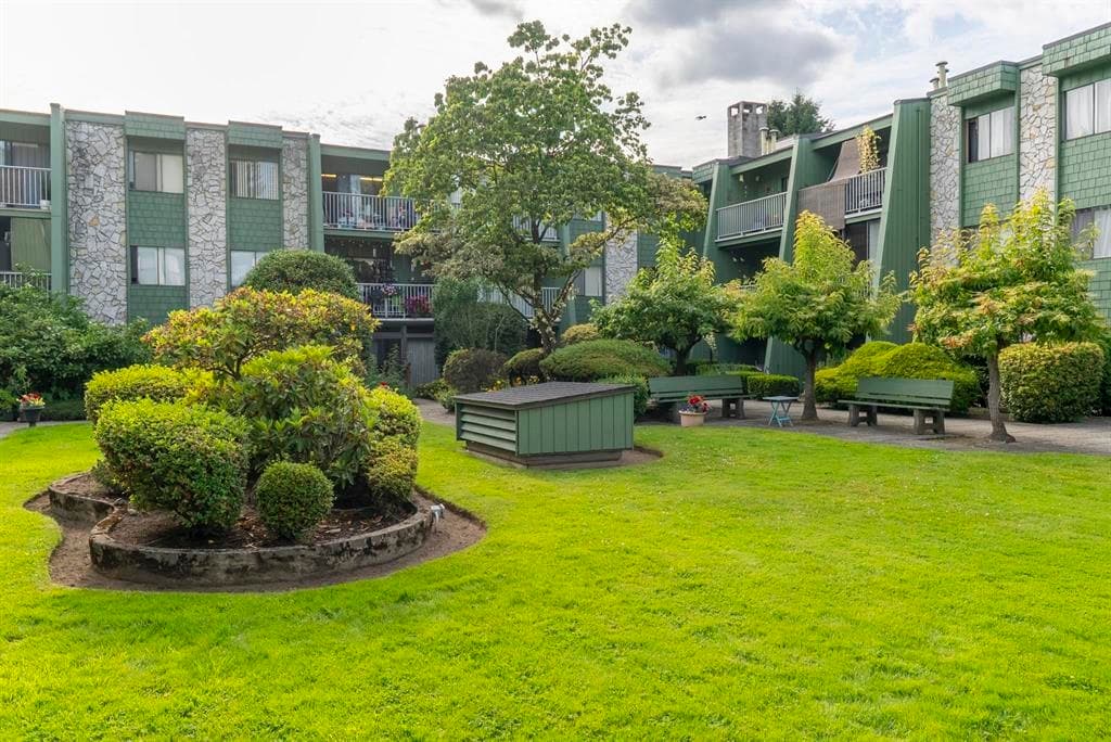 112 - 3901 Carrigan Court, Burnaby, V3N 4K1 — photo 5