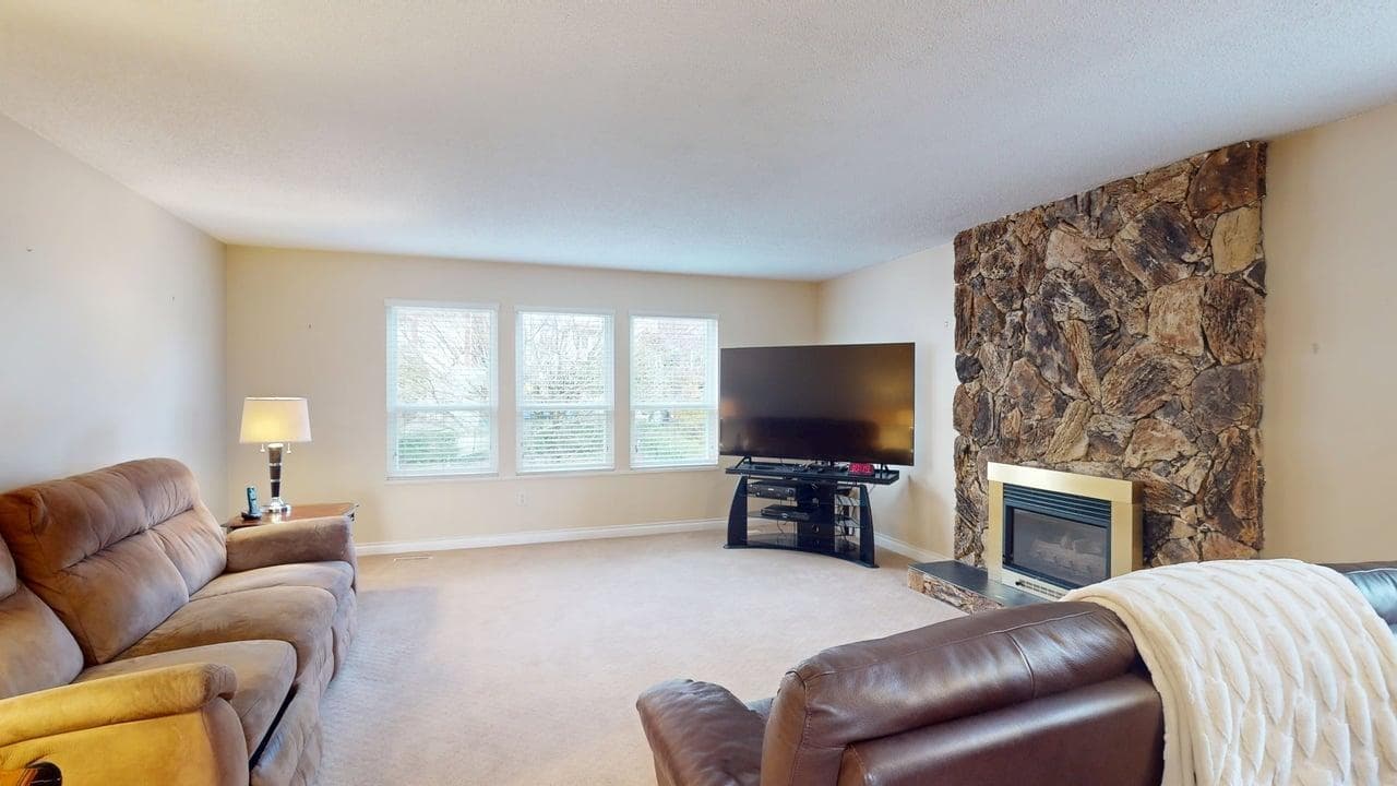 197 Warrick Street, Coquitlam, V3K 6C1 — photo 2