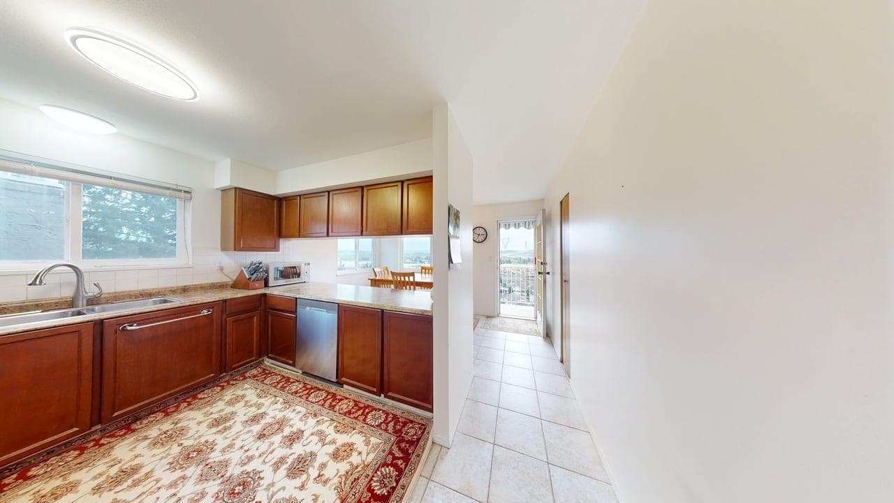 197 Warrick Street, Coquitlam, V3K 6C1 — photo 5