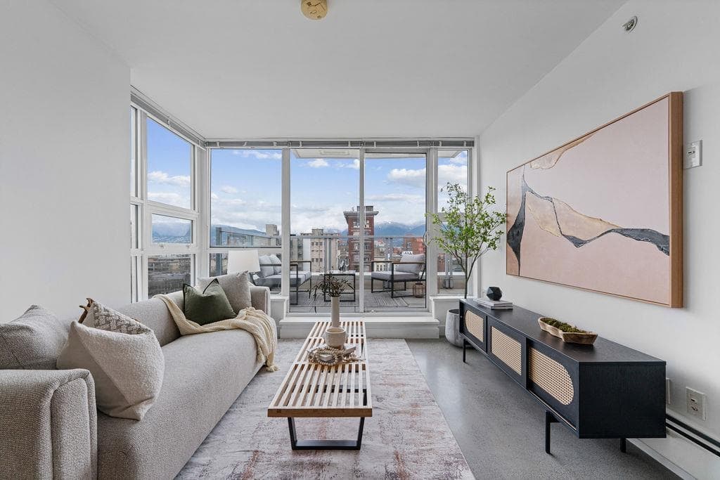 231 E Pender Street, Vancouver, V6A 0G3 — photo 1